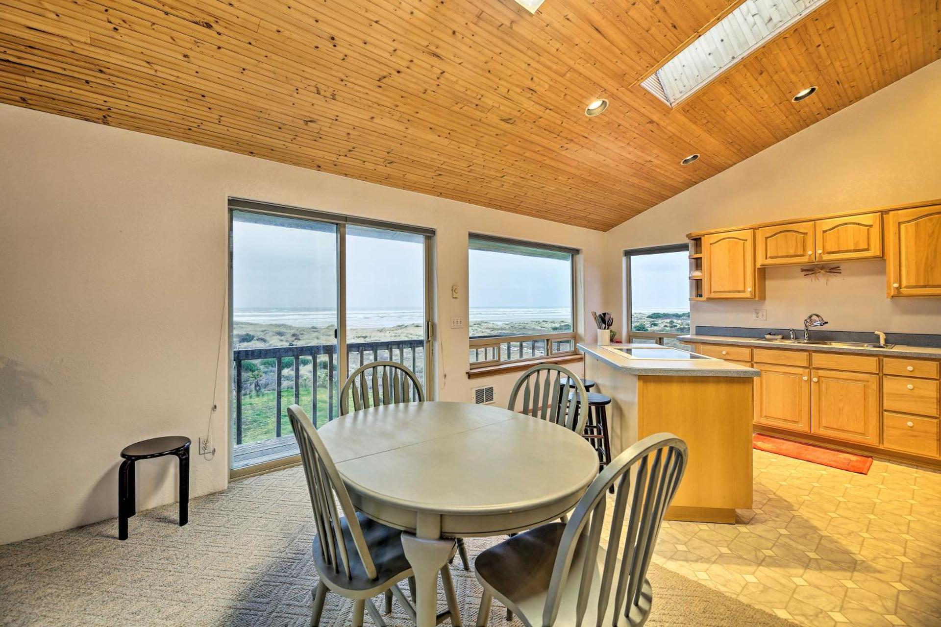 Sanderling Sea Cottages, Unit A Pet Friendly!