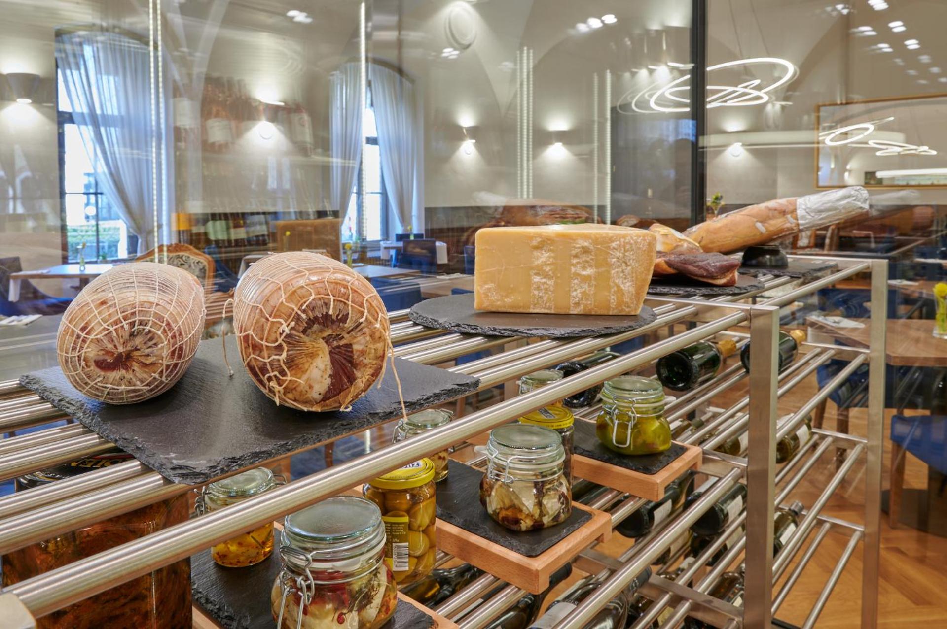 Restaurant/places to eat