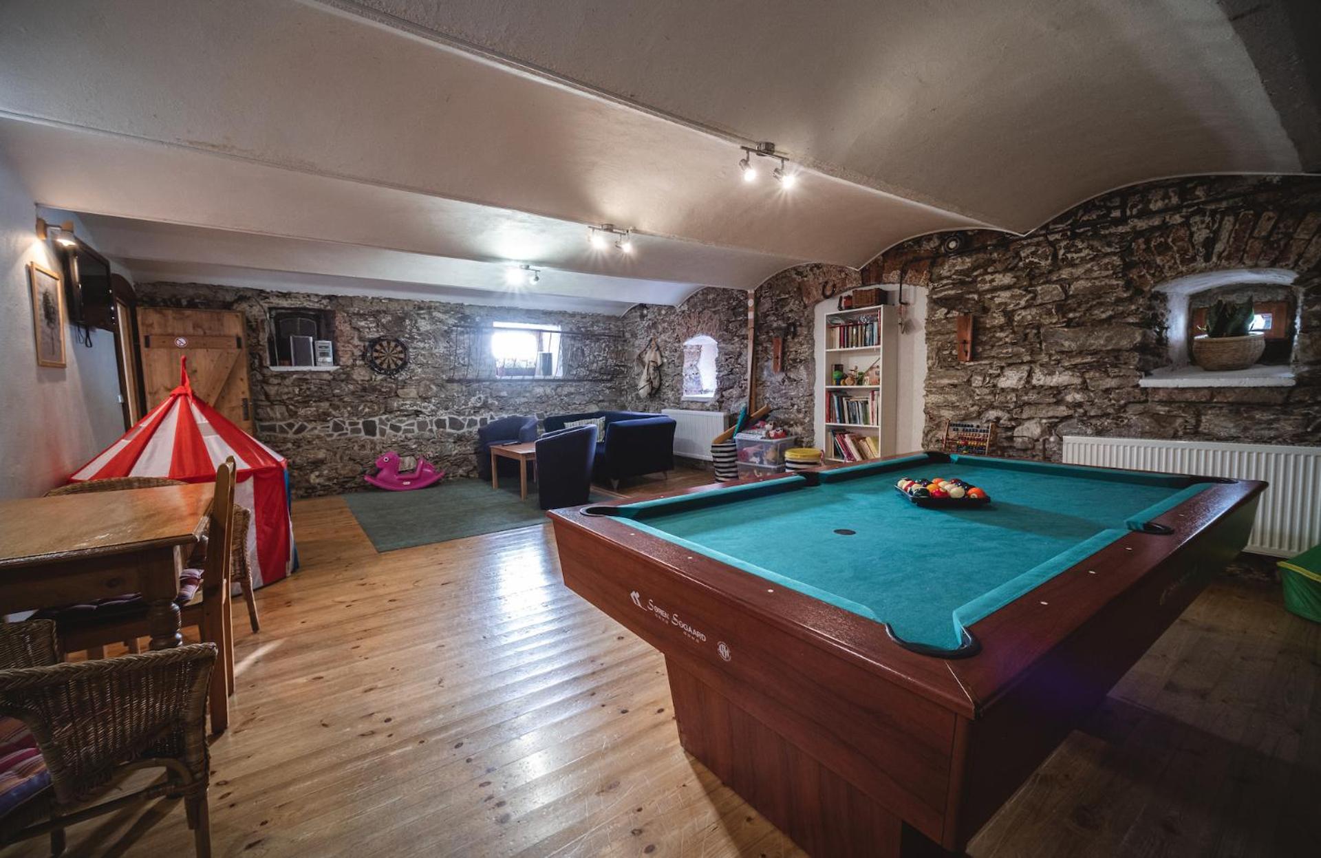 Communal lounge/ TV room