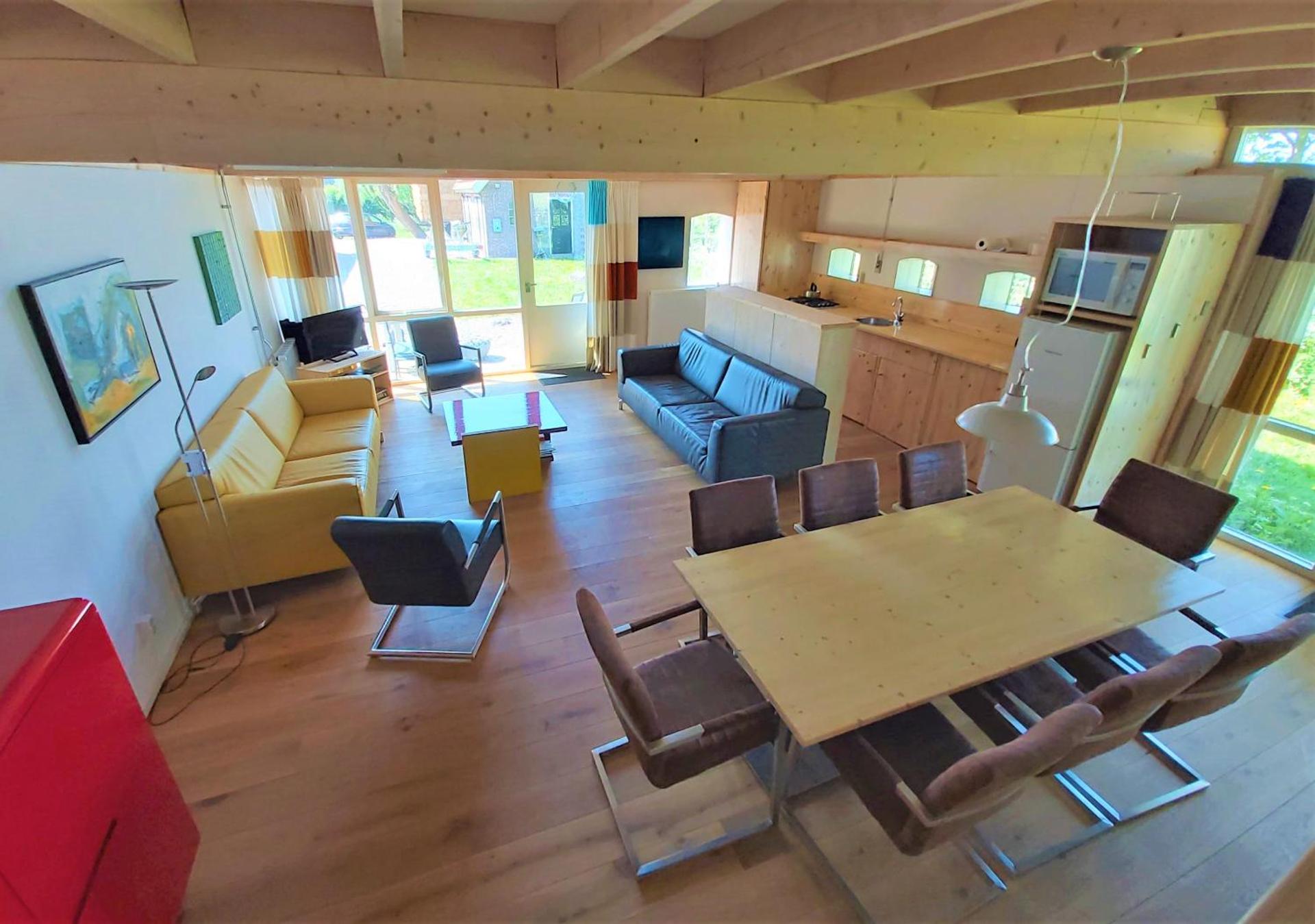 Communal lounge/ TV room