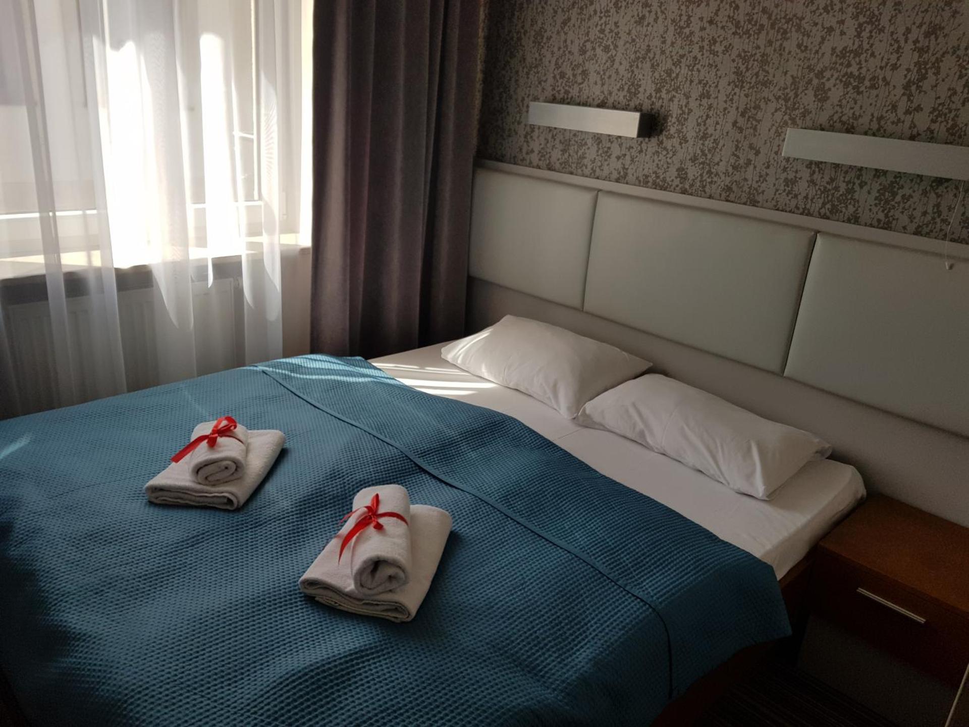 Apartment (3 Adults )