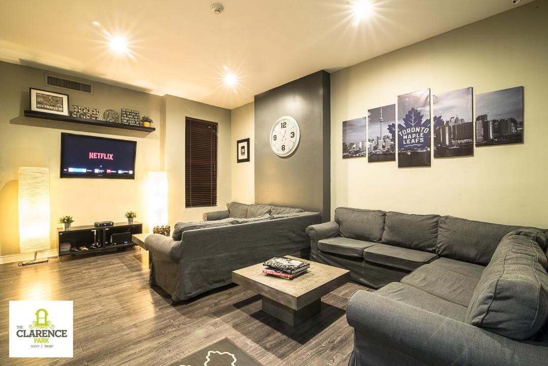 Communal lounge/ TV room