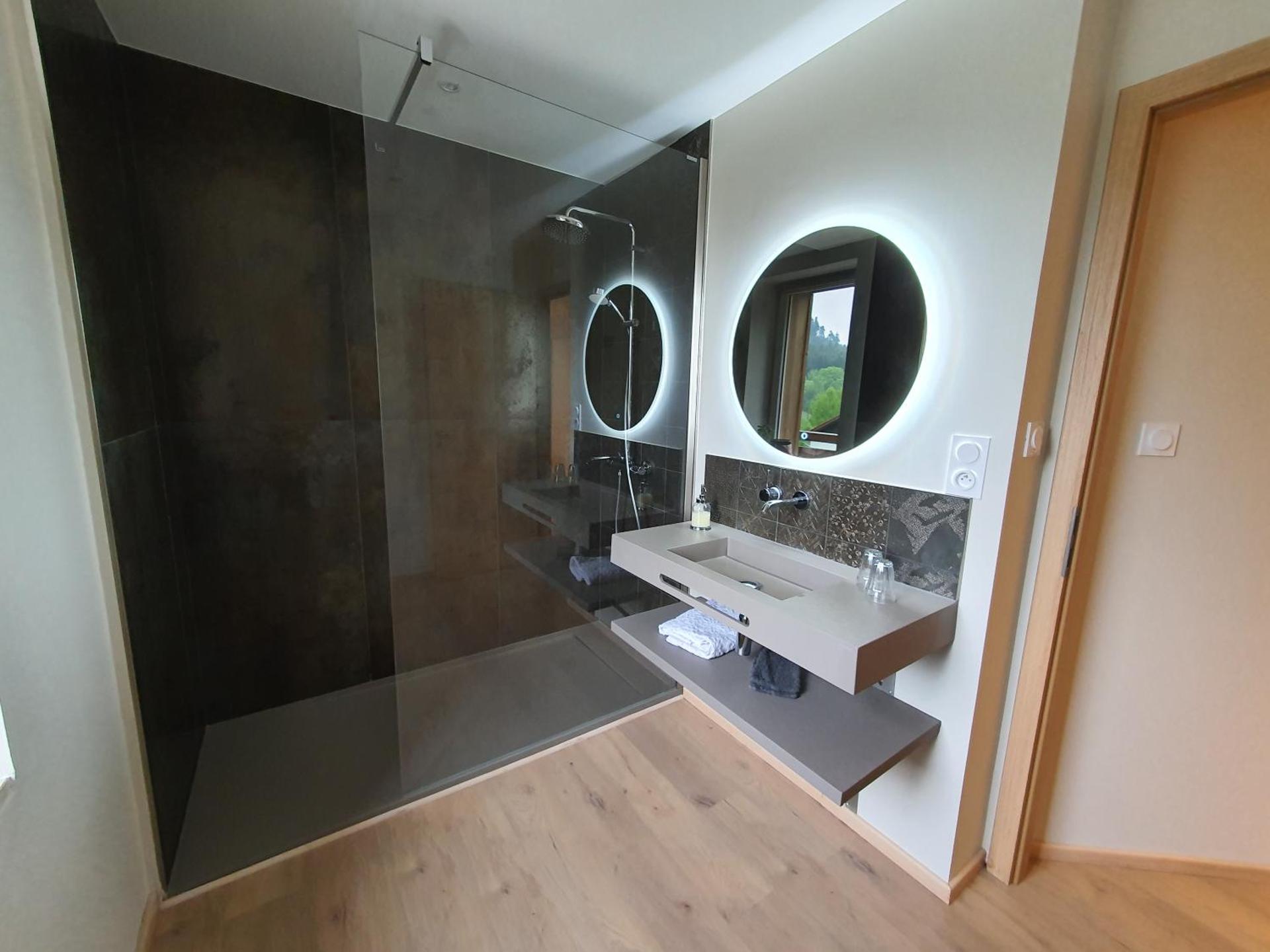 Maison La Devinière - sauna et spa compris accessibles toute l'année