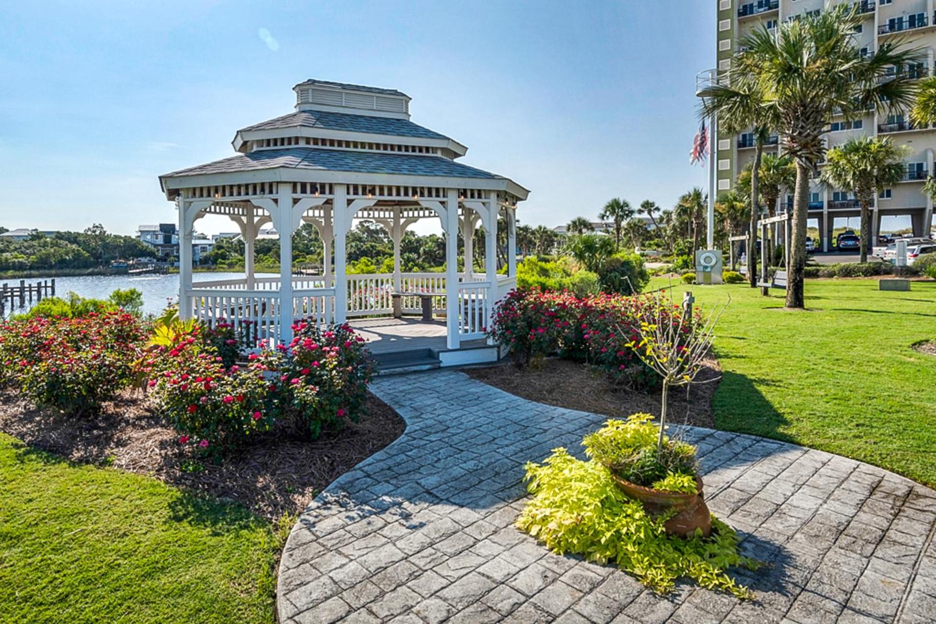 Pinnacle Port Condos