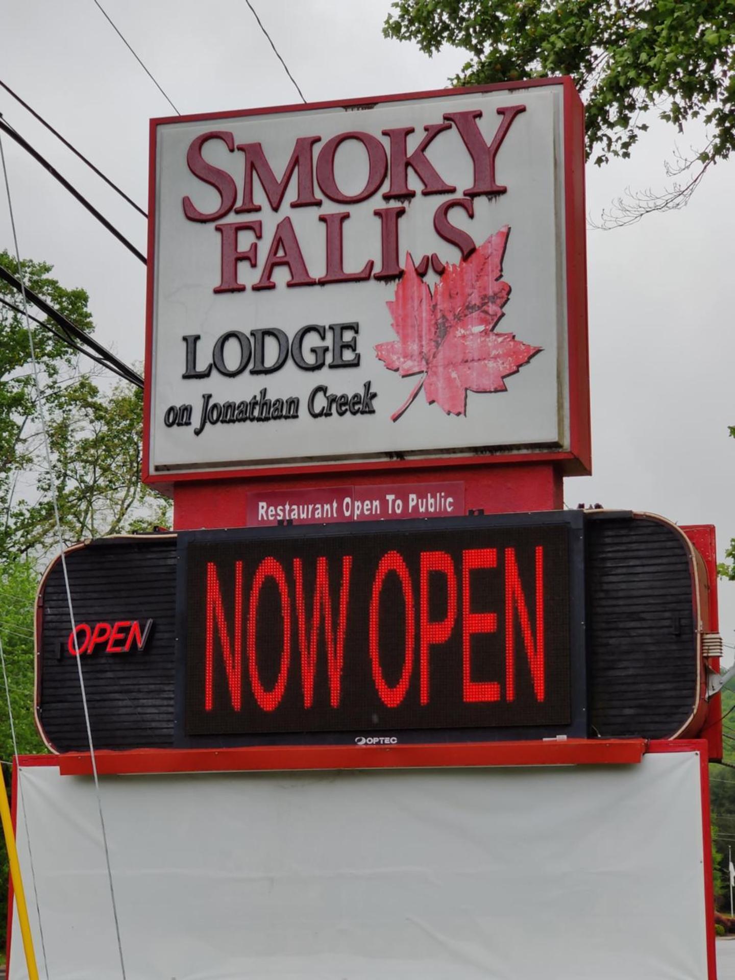 Smoky Falls Lodge