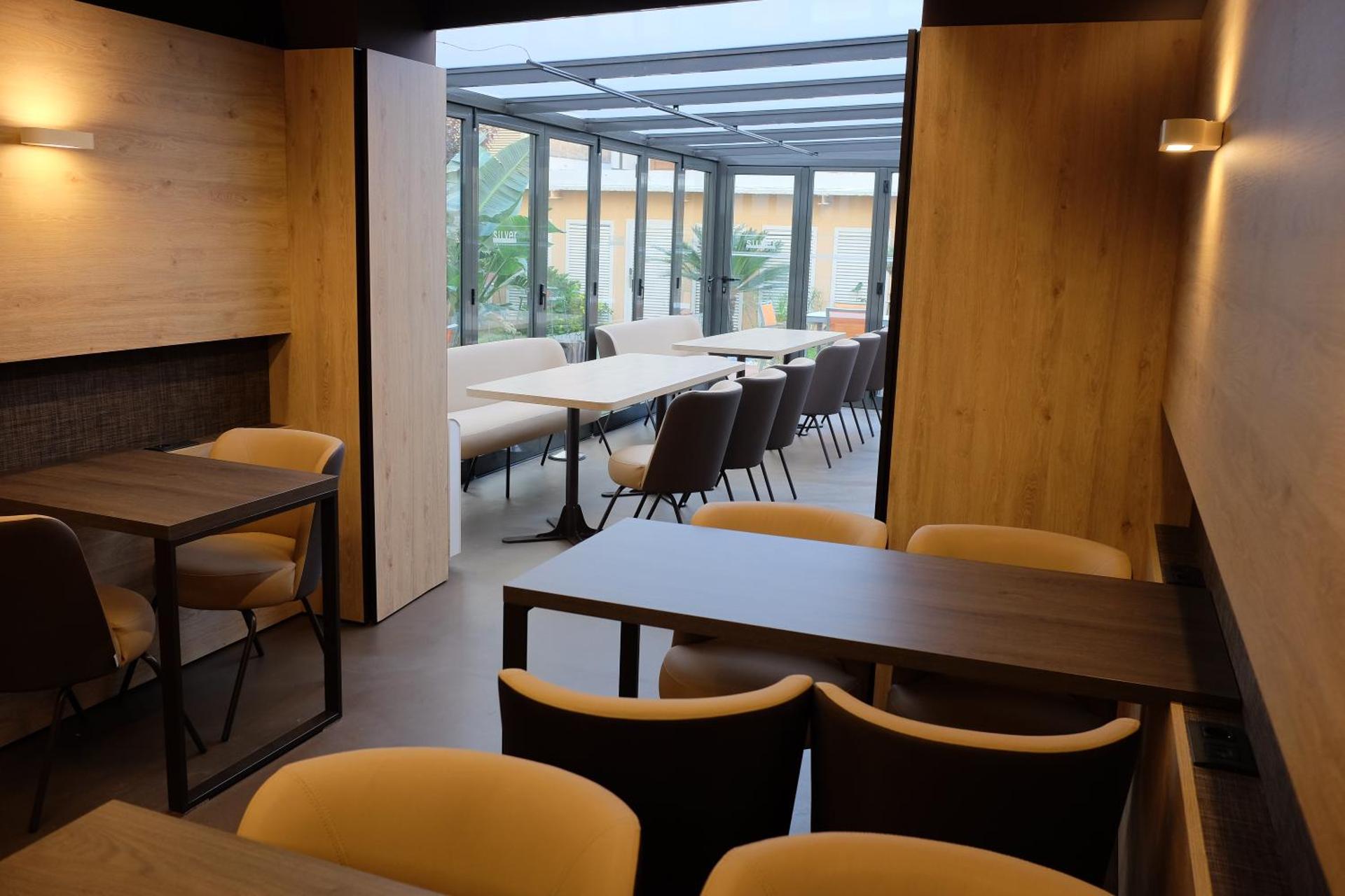 Communal lounge/ TV room