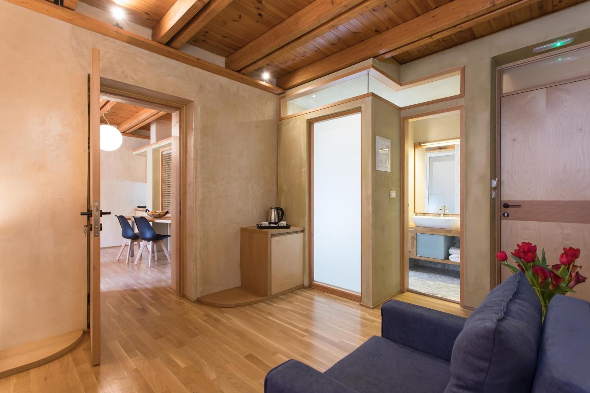 Communal lounge/ TV room