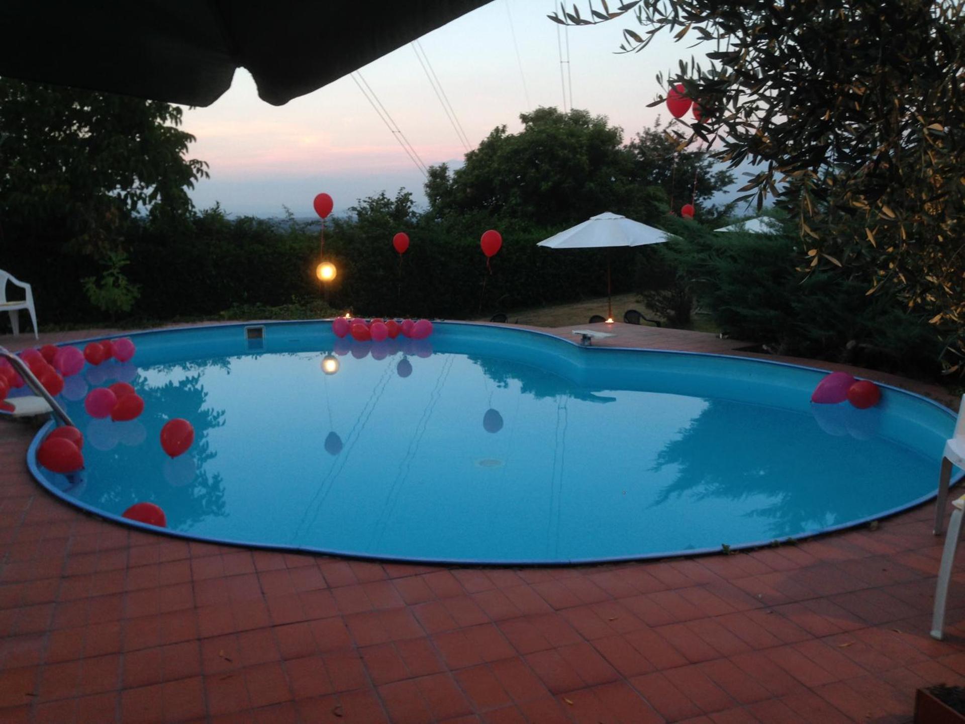 villa di charme con piscina e jacuzzi tra Roma e Viterbo