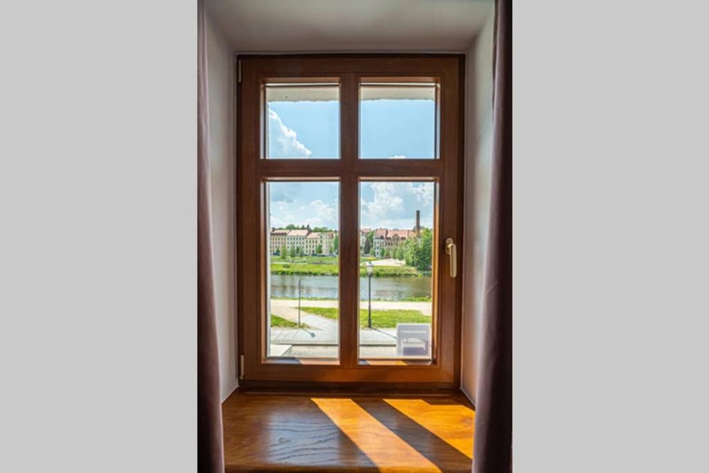 Blick Apartments - Riverview Soft Loft