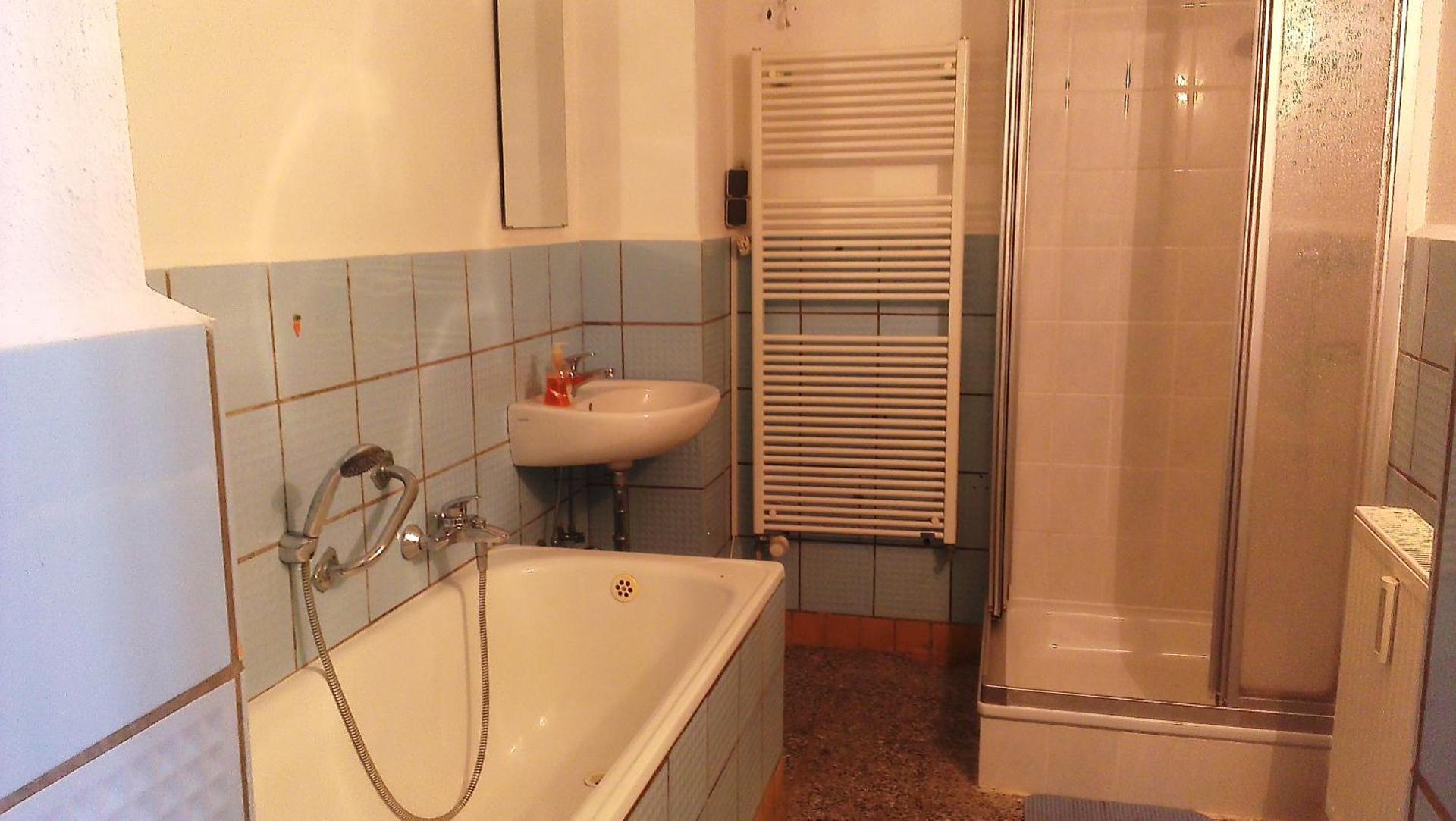 Standard Twin Room with Shared Bathroom