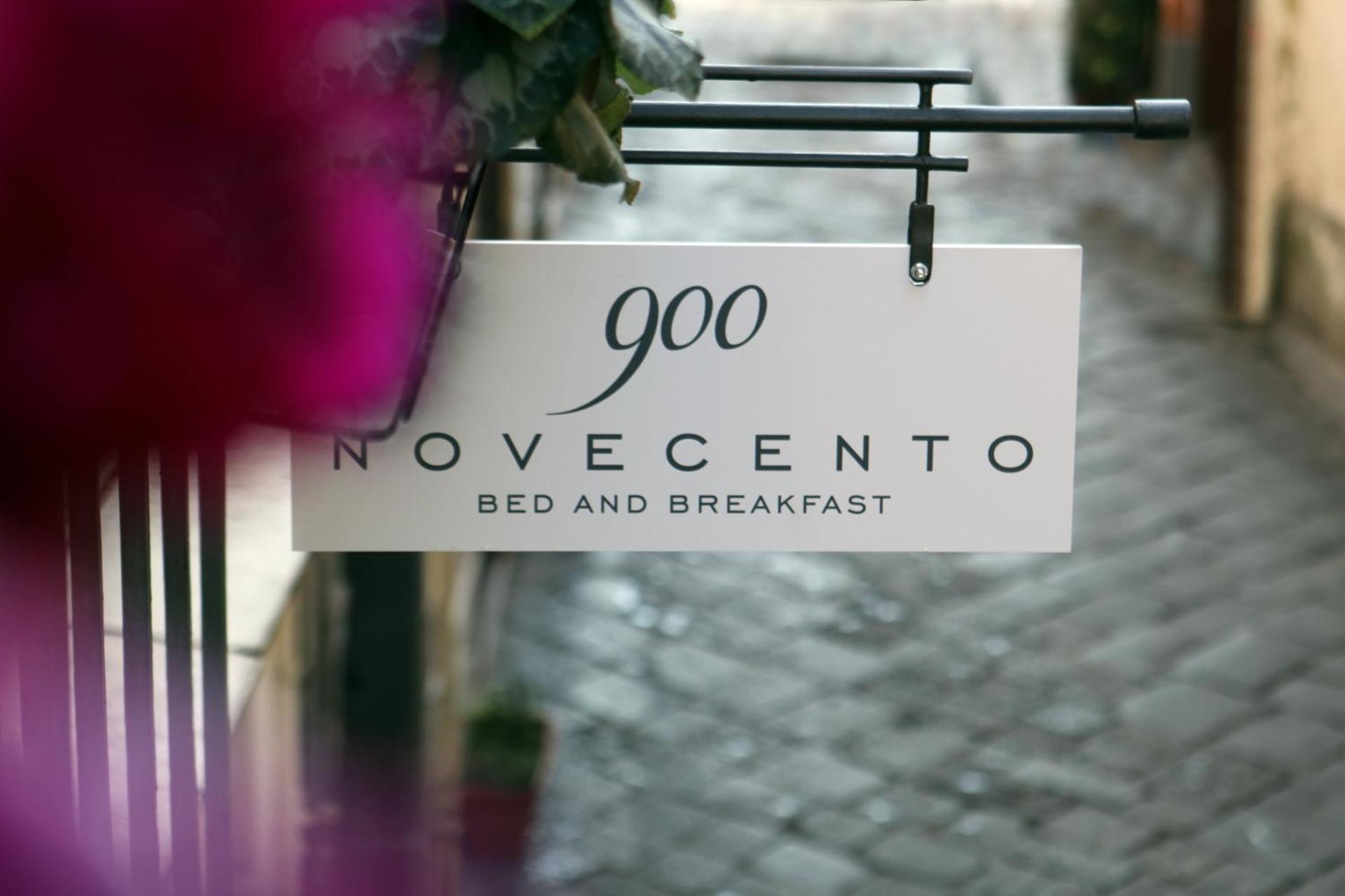 900 Bed and Breakfast