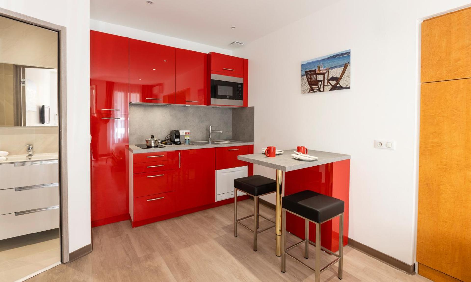 Kitchen or kitchenette