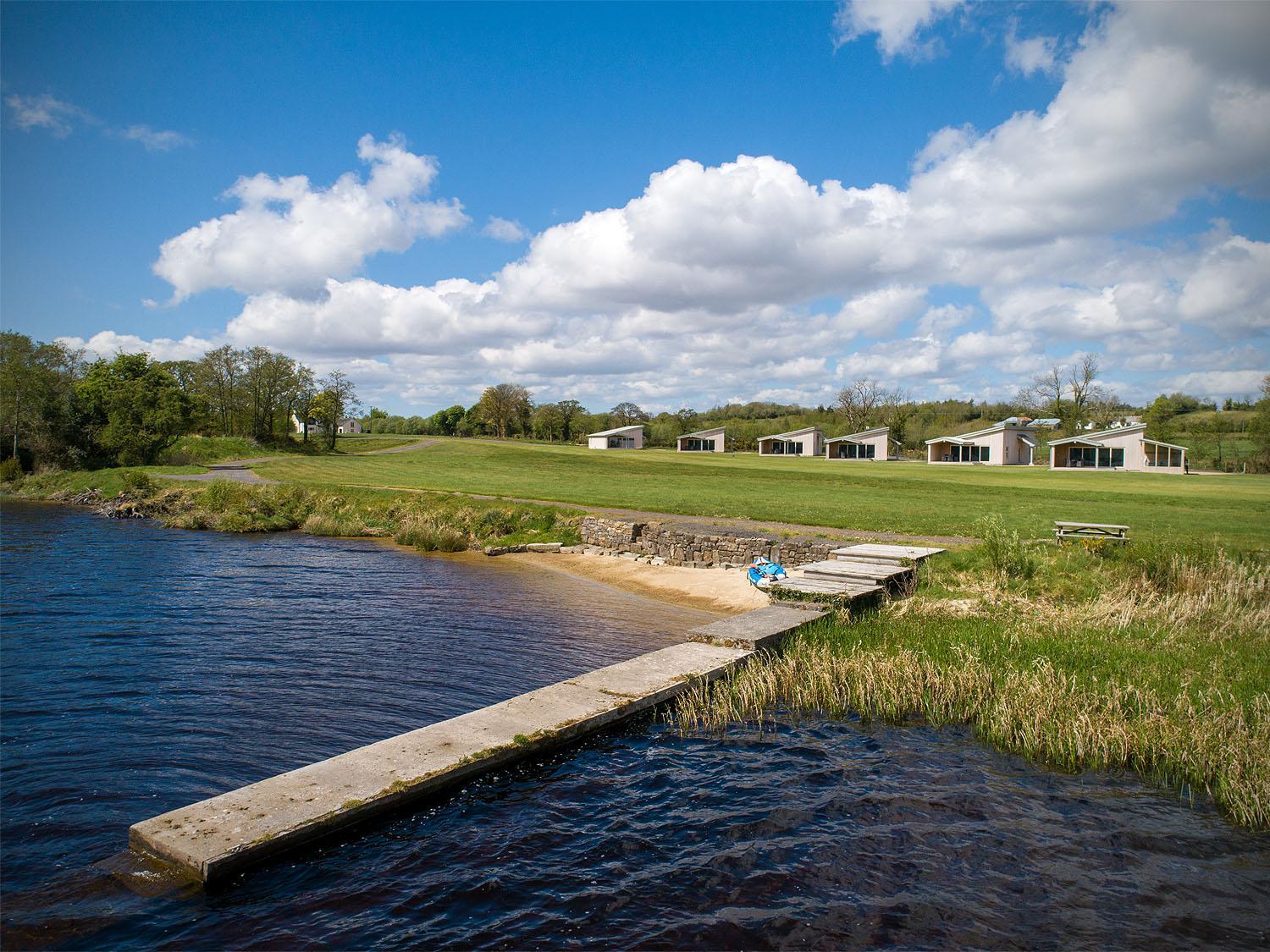 Executive Lakeside Lodge at Mullans Bay