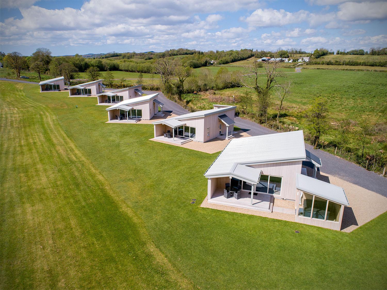 Executive Lakeside Lodge at Mullans Bay