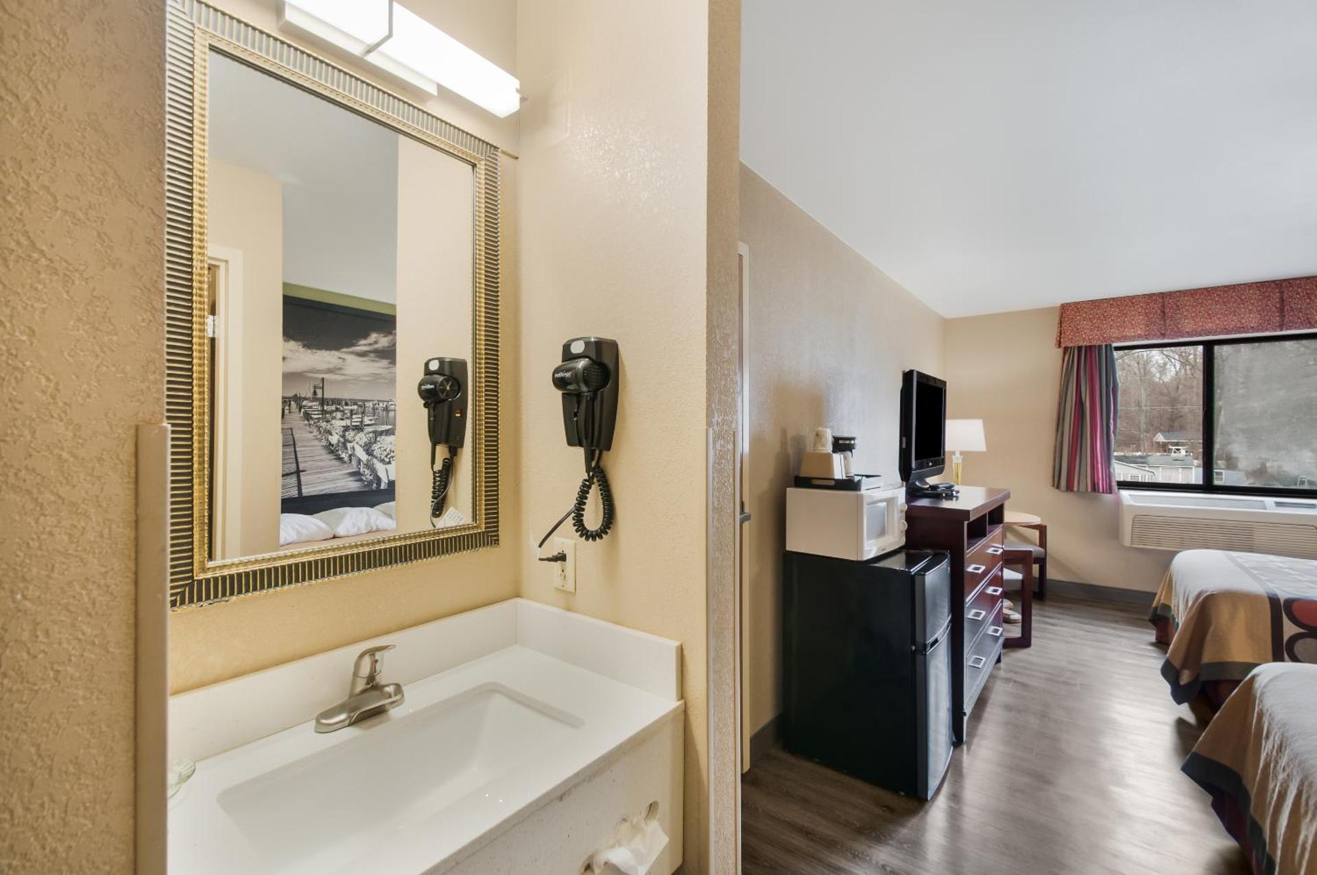 Red Carpet Inn-Indian Head