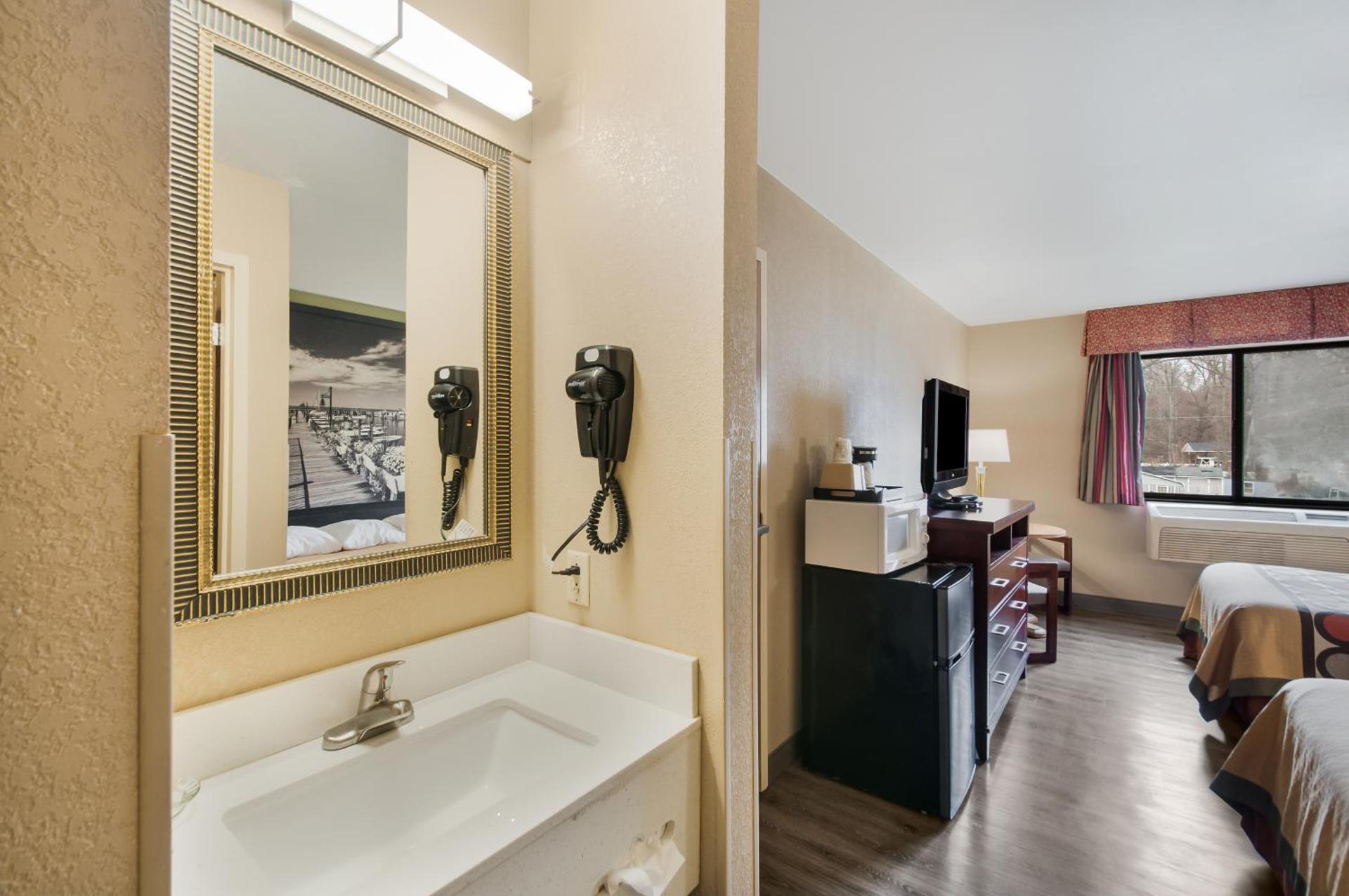 Red Carpet Inn-Indian Head