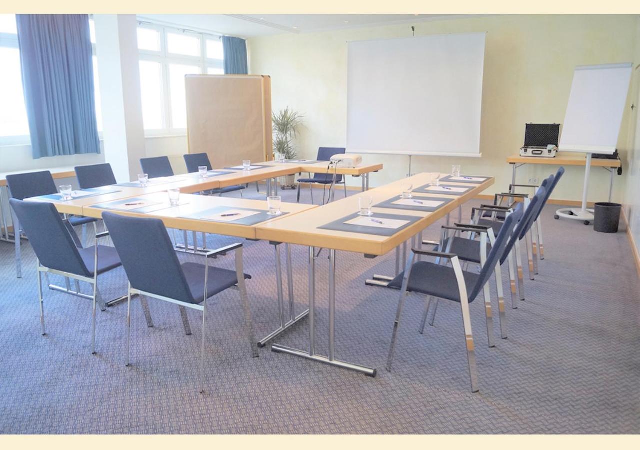 Meeting/conference room