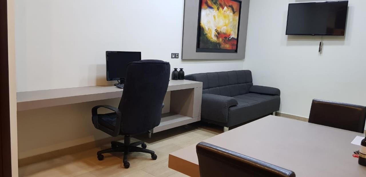 Minimal Studio in Paleo Faliro