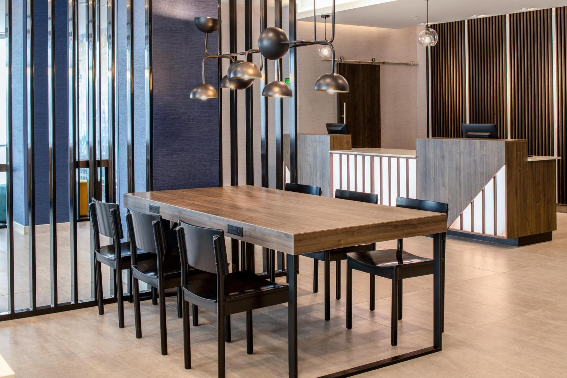 Communal lounge/ TV room