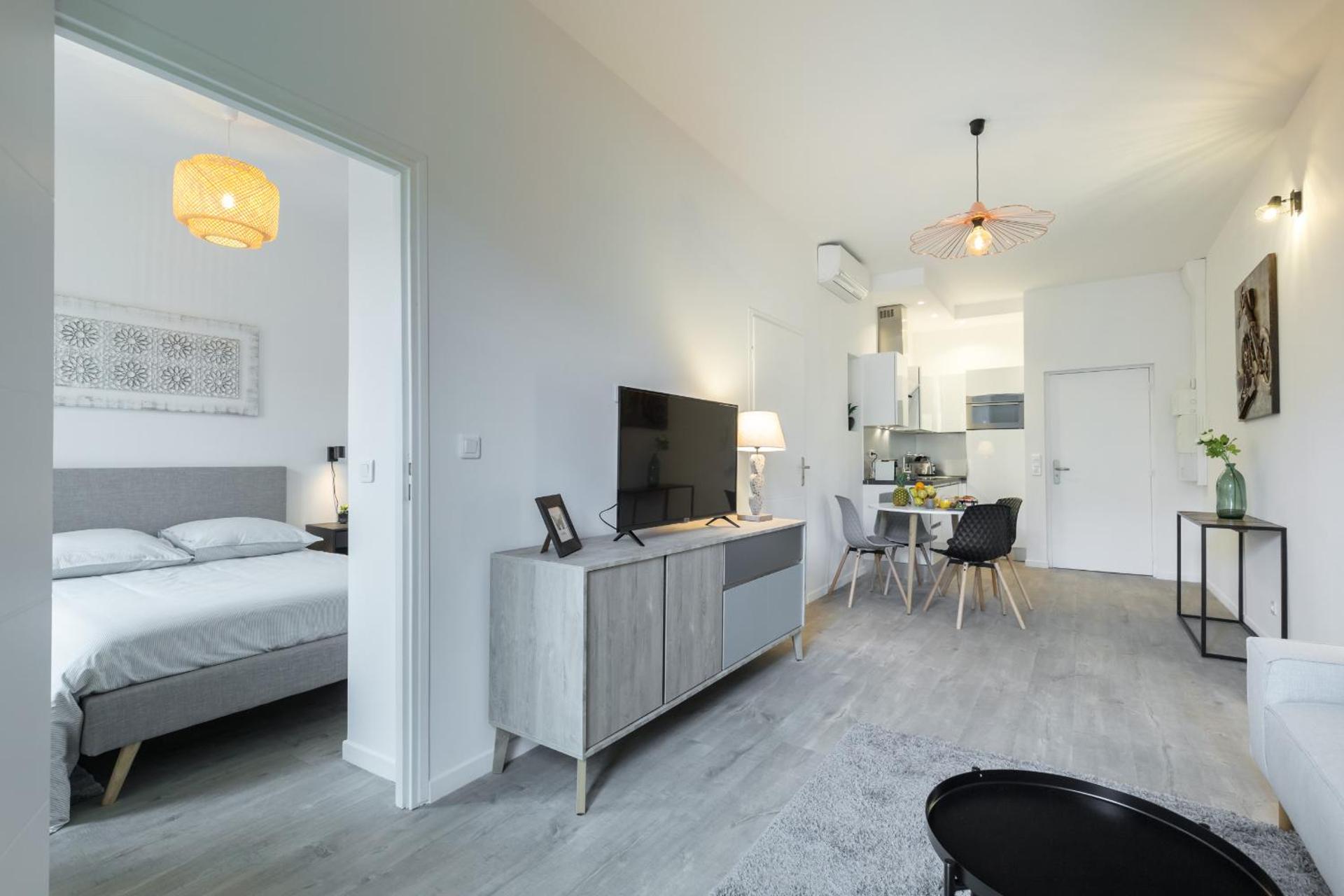 Communal lounge/ TV room