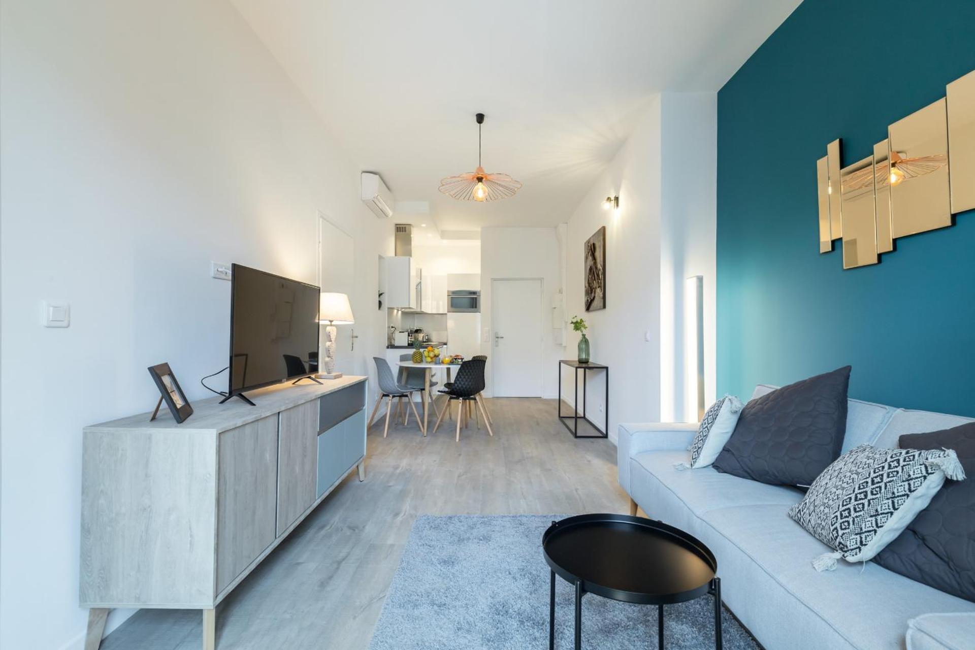 Communal lounge/ TV room