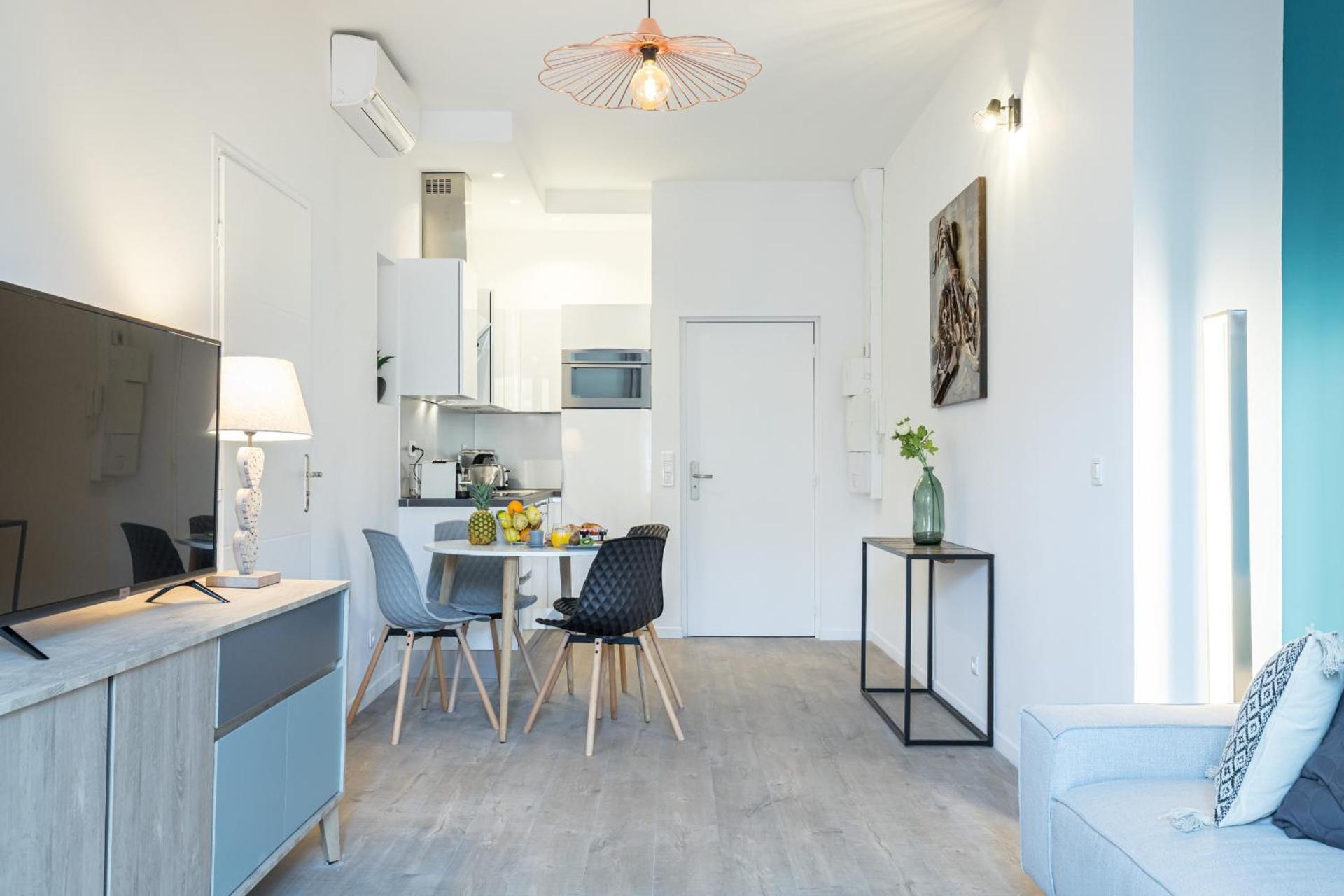 Communal lounge/ TV room