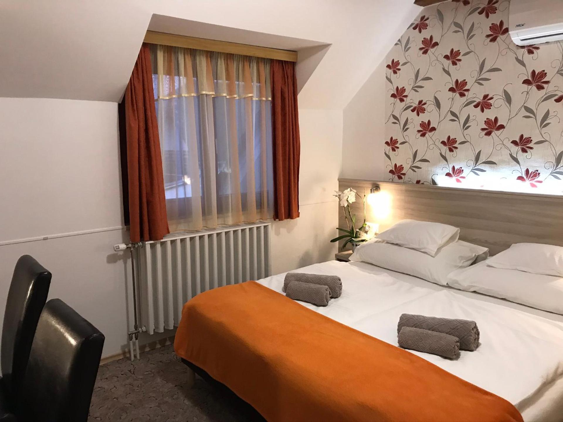 Studio with Shared Balcony