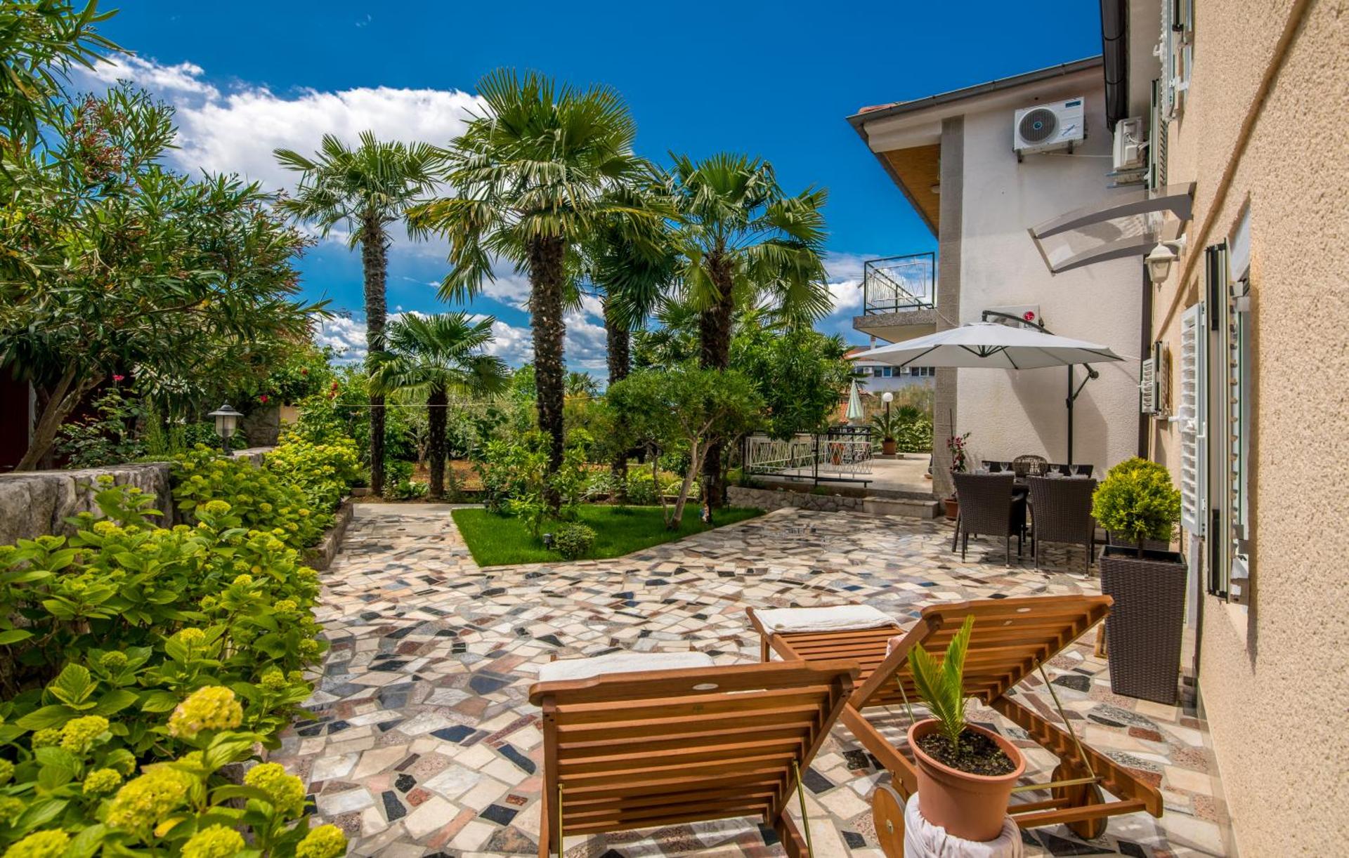 Holiday House Serenity