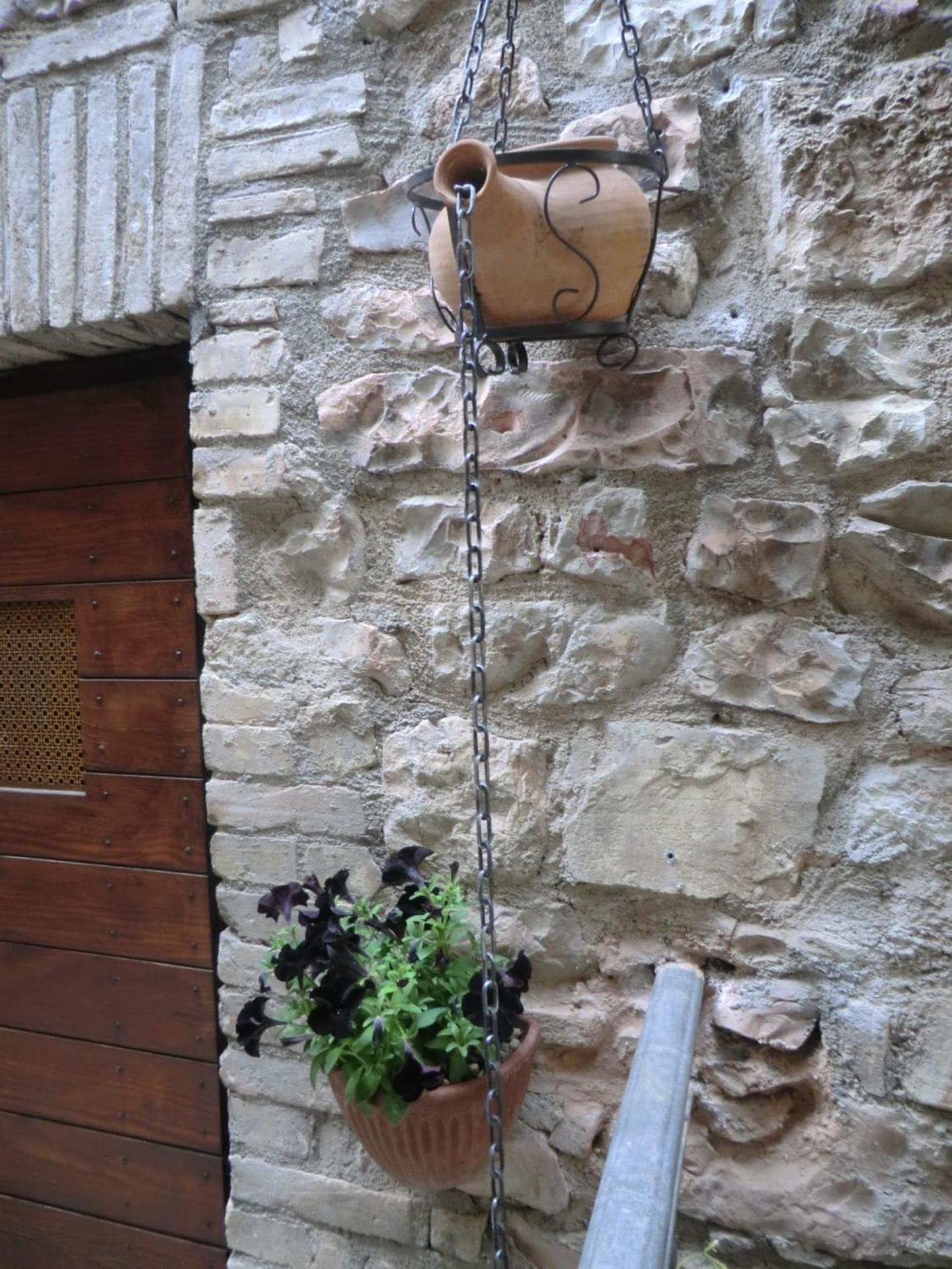 la corta di spello camere