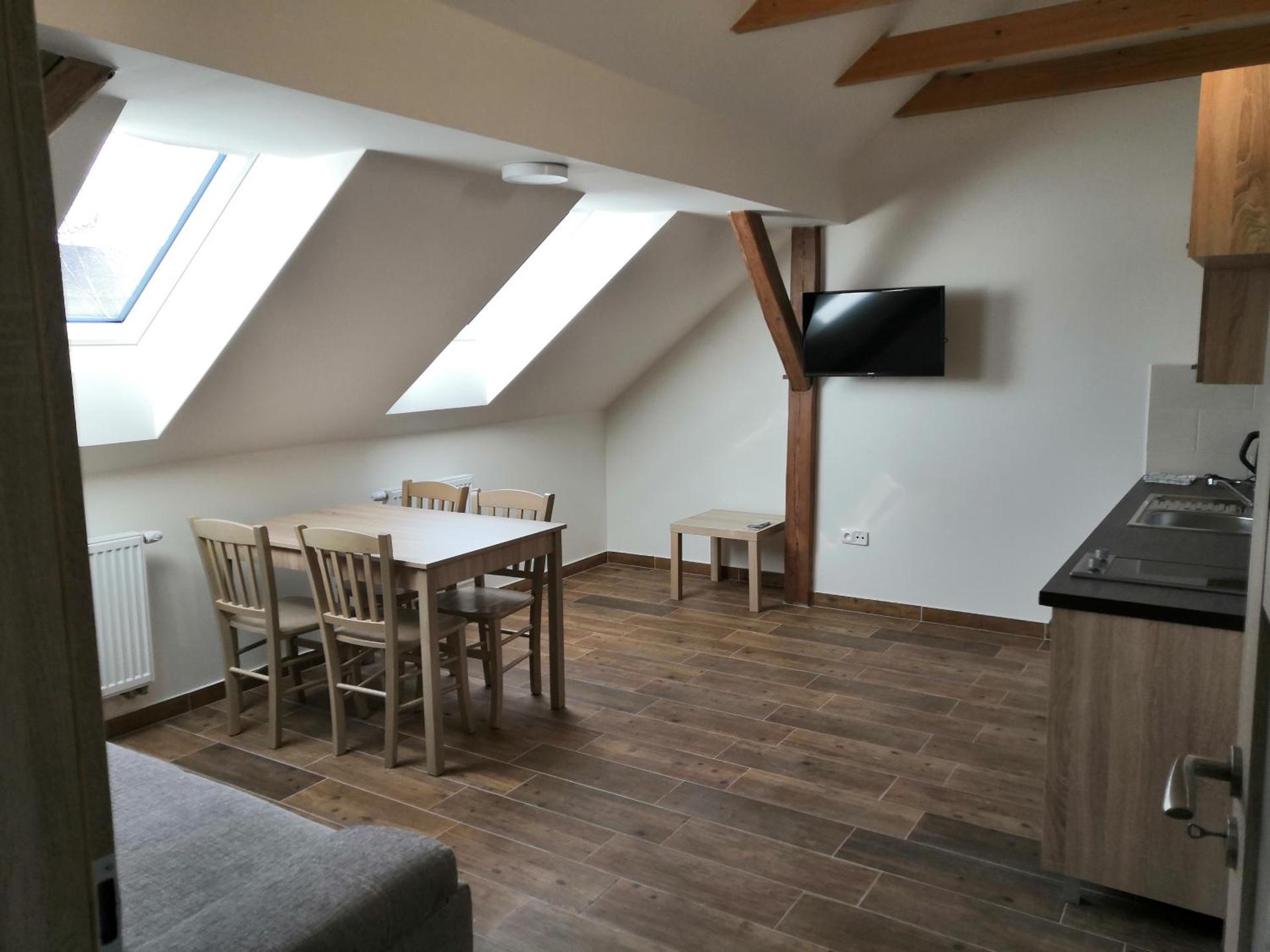 Communal lounge/ TV room