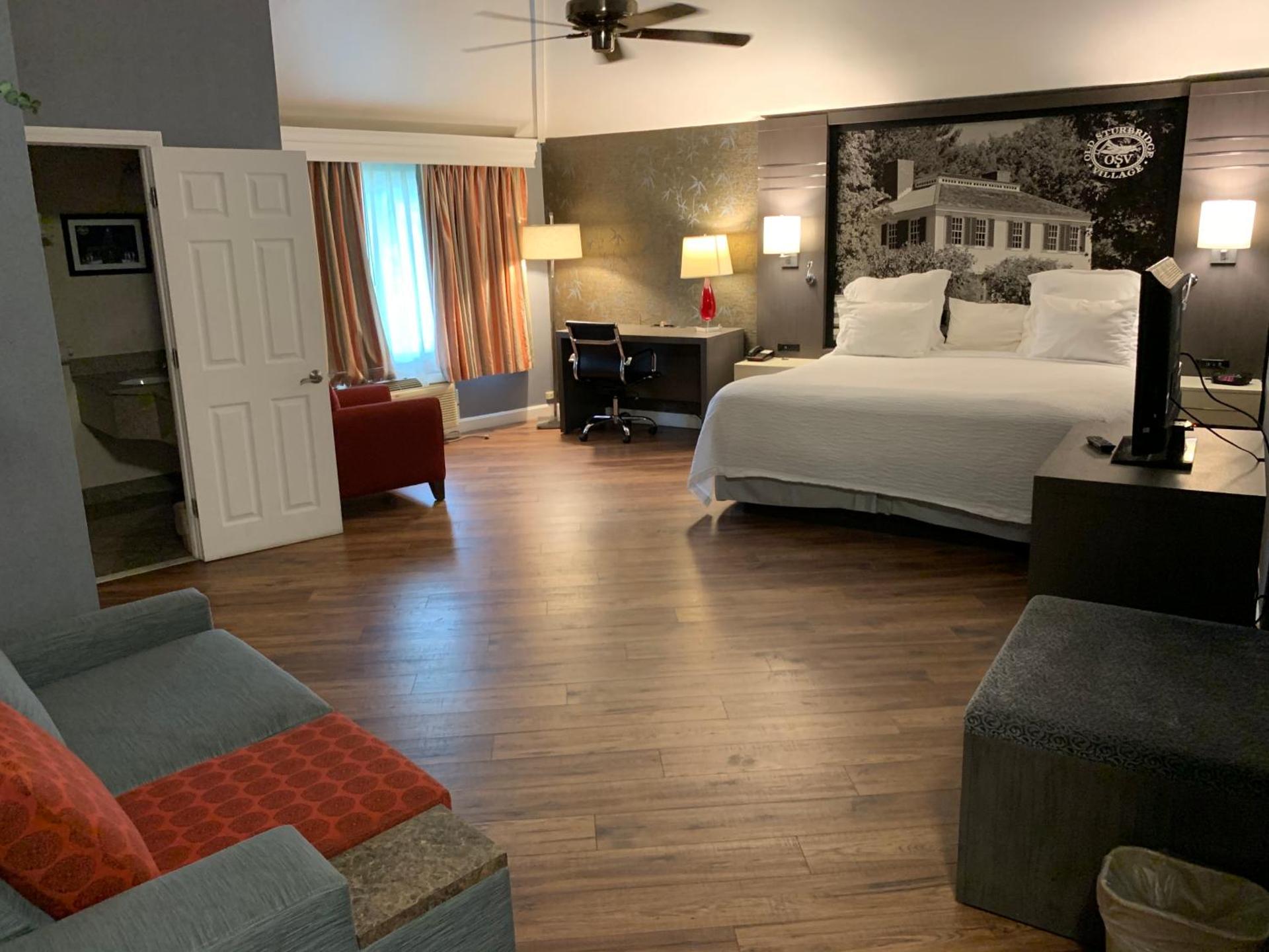 King Studio Suite - Non-Smoking