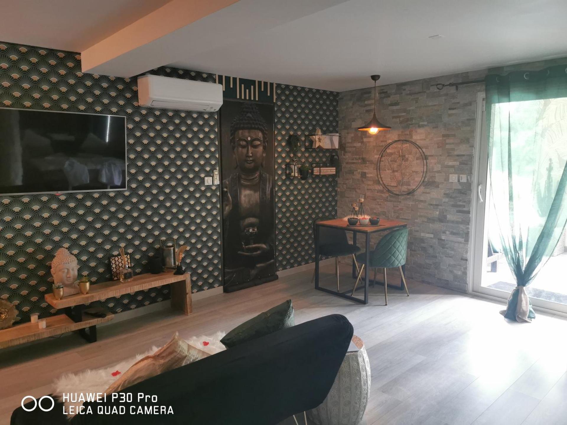 Suite romantique Le temps d'un Instant Loveroom Hammam jacuzzi piscine