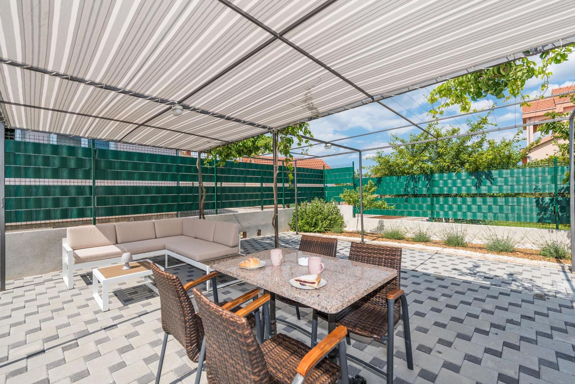 VILLA FAMILY SUKOŠAN, ZADAR