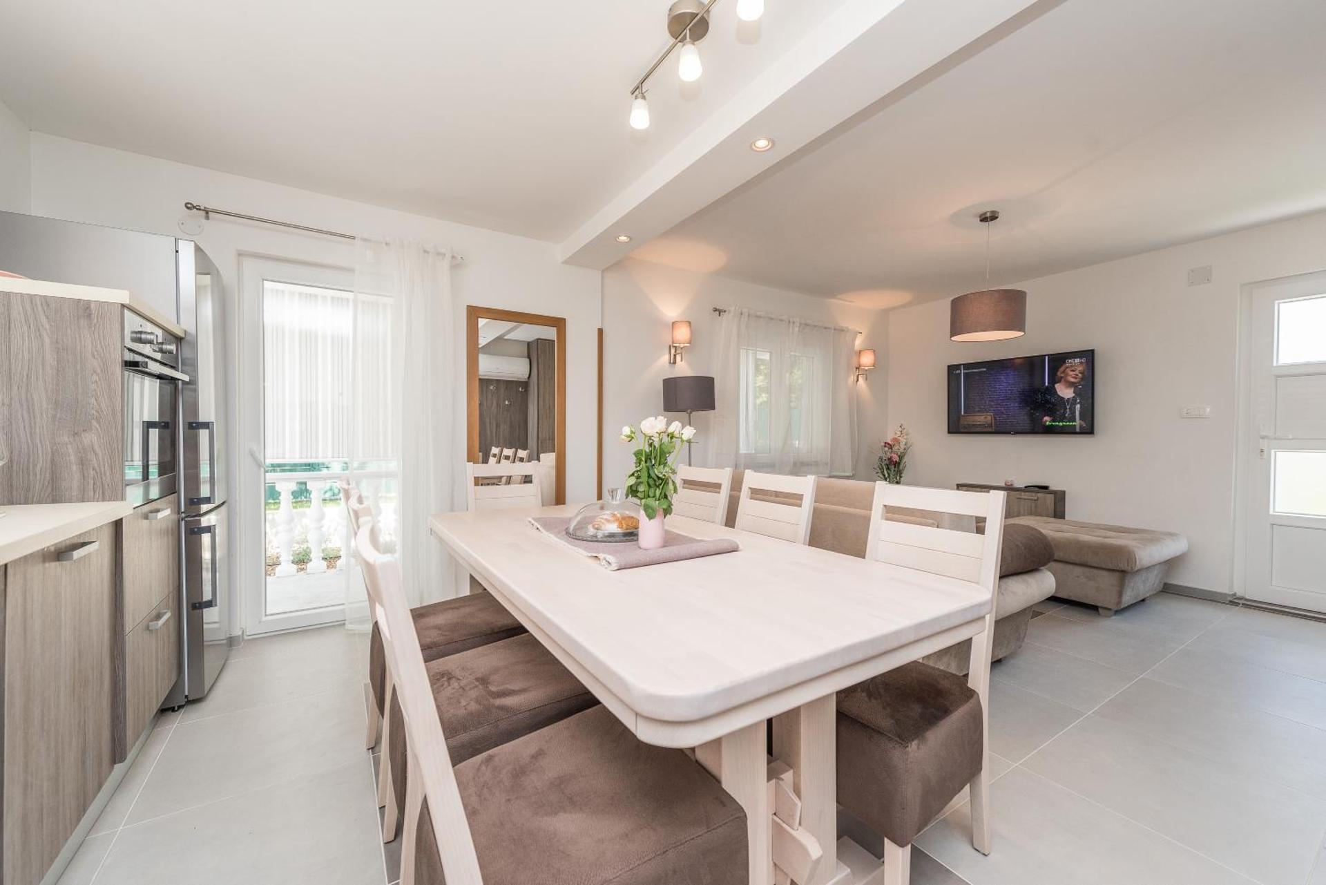 VILLA FAMILY SUKOŠAN, ZADAR