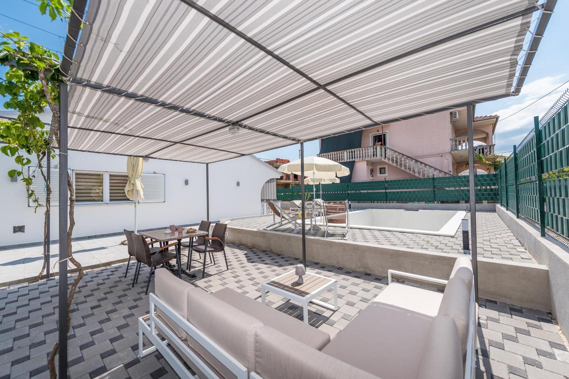 VILLA FAMILY SUKOŠAN, ZADAR