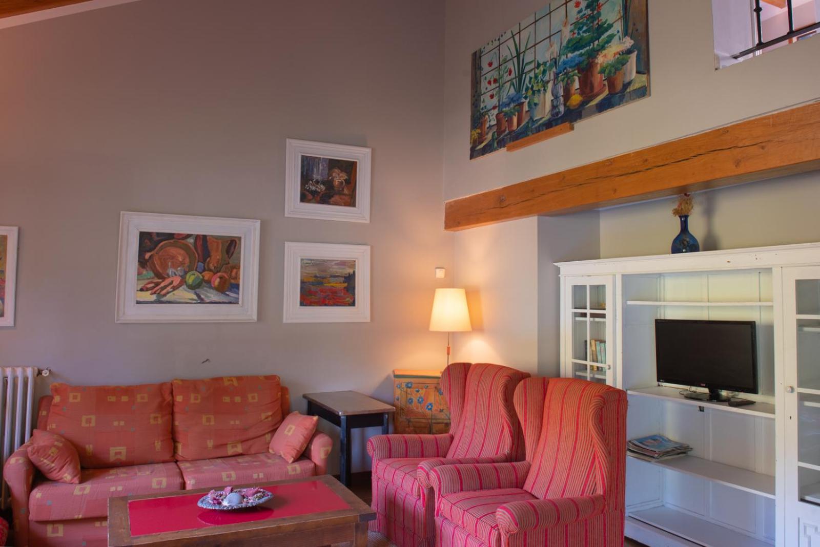 Communal lounge/ TV room