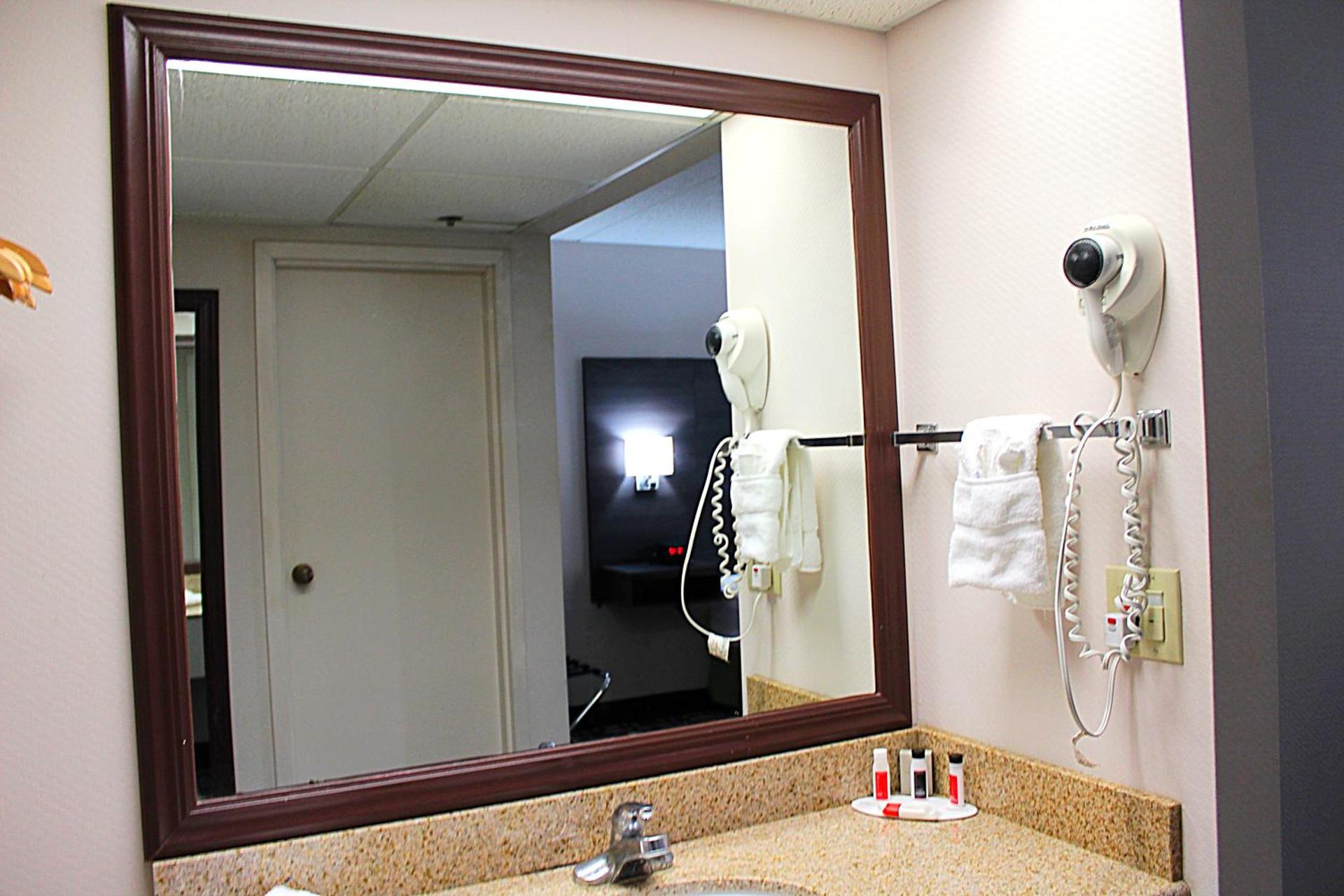 King Room - Disability Access/Non-Smoking