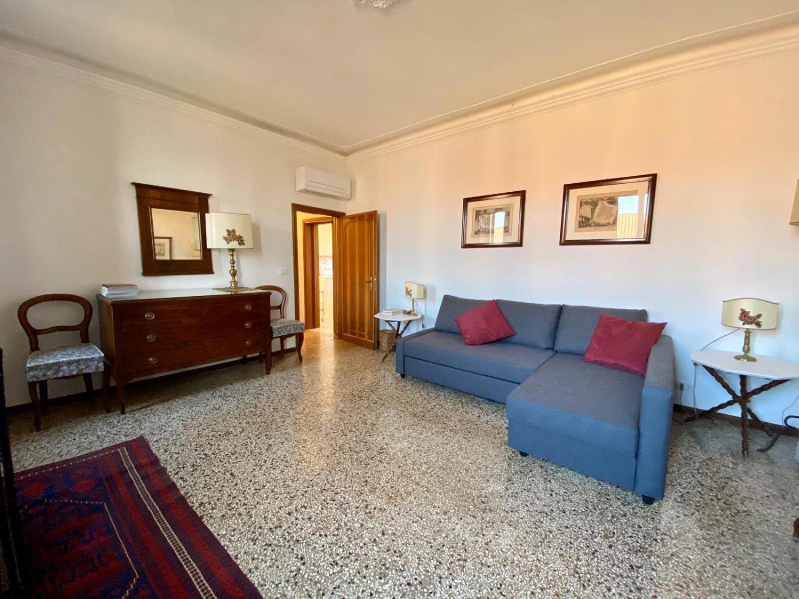 Calle San Giacomo Apartment