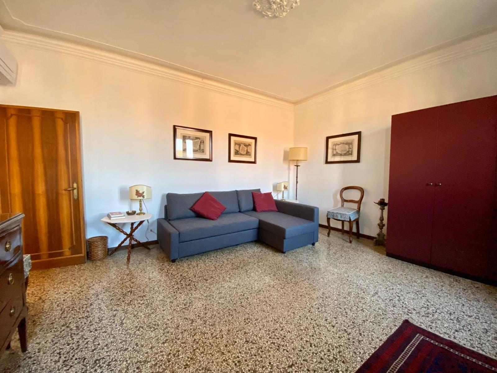 Calle San Giacomo Apartment