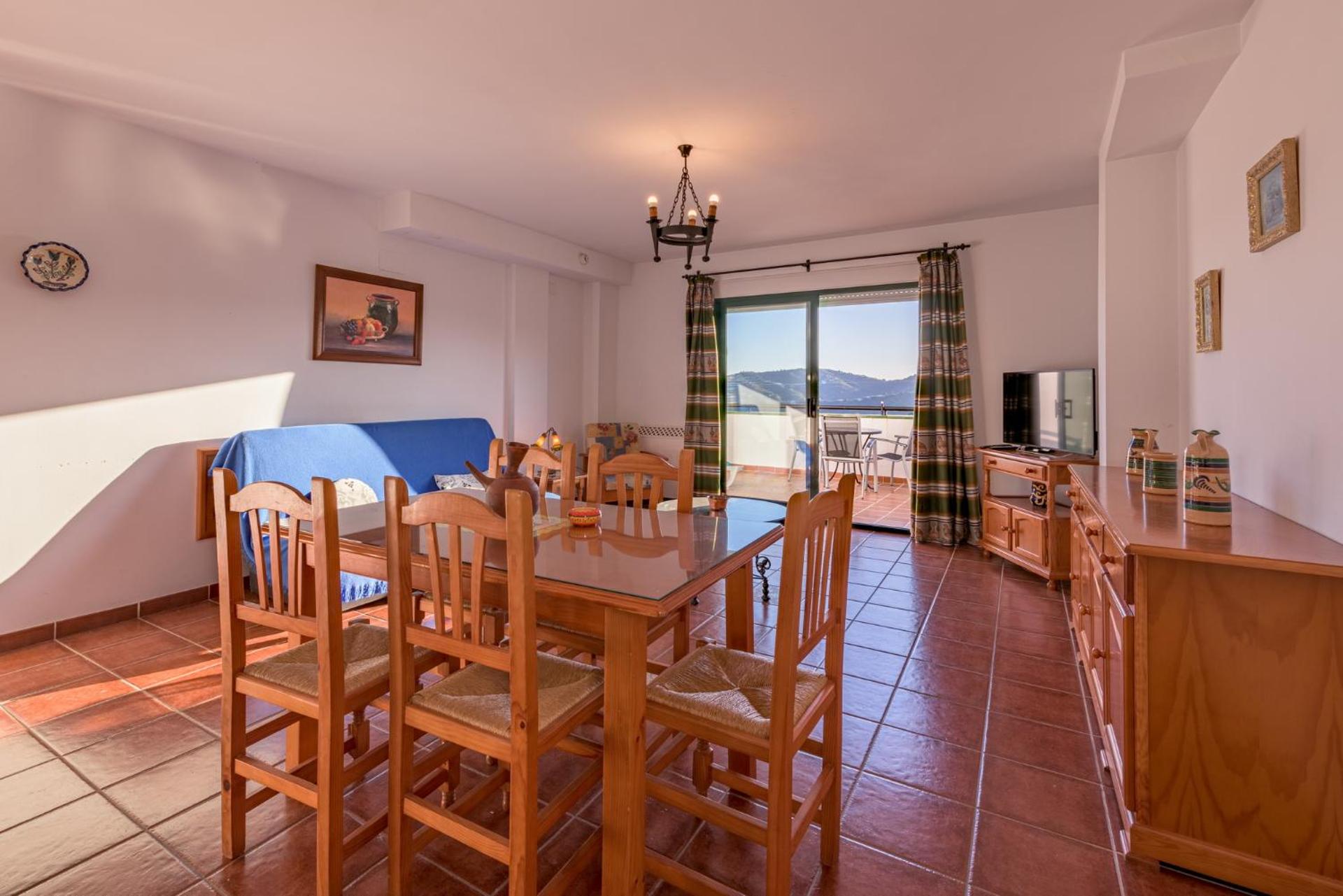 Deluxe One-Bedroom Apartment (2-3 Adults)