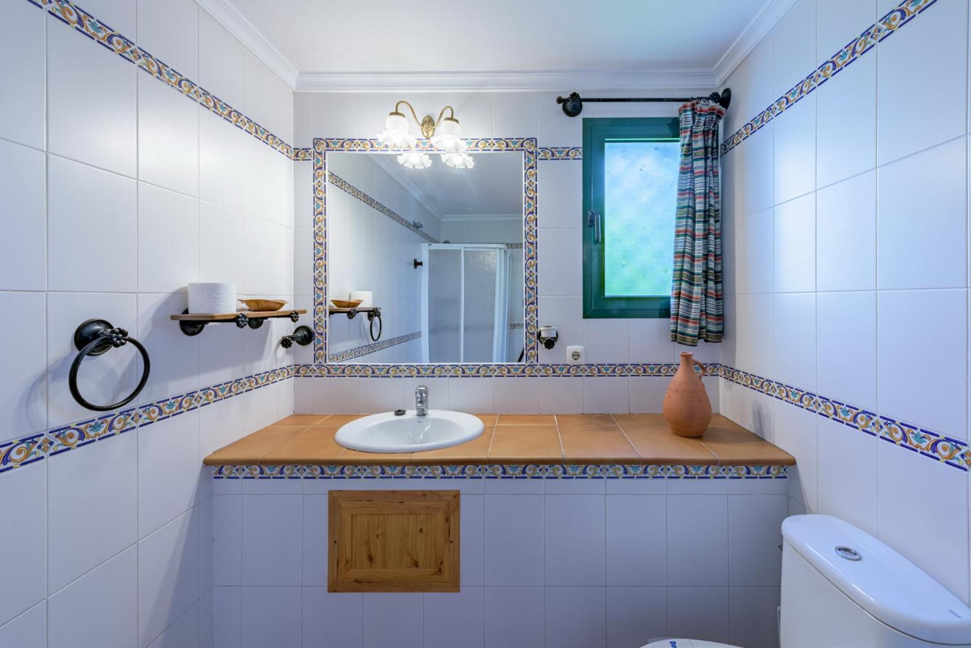 Deluxe 2-Bedroom Apartment (6 adults)