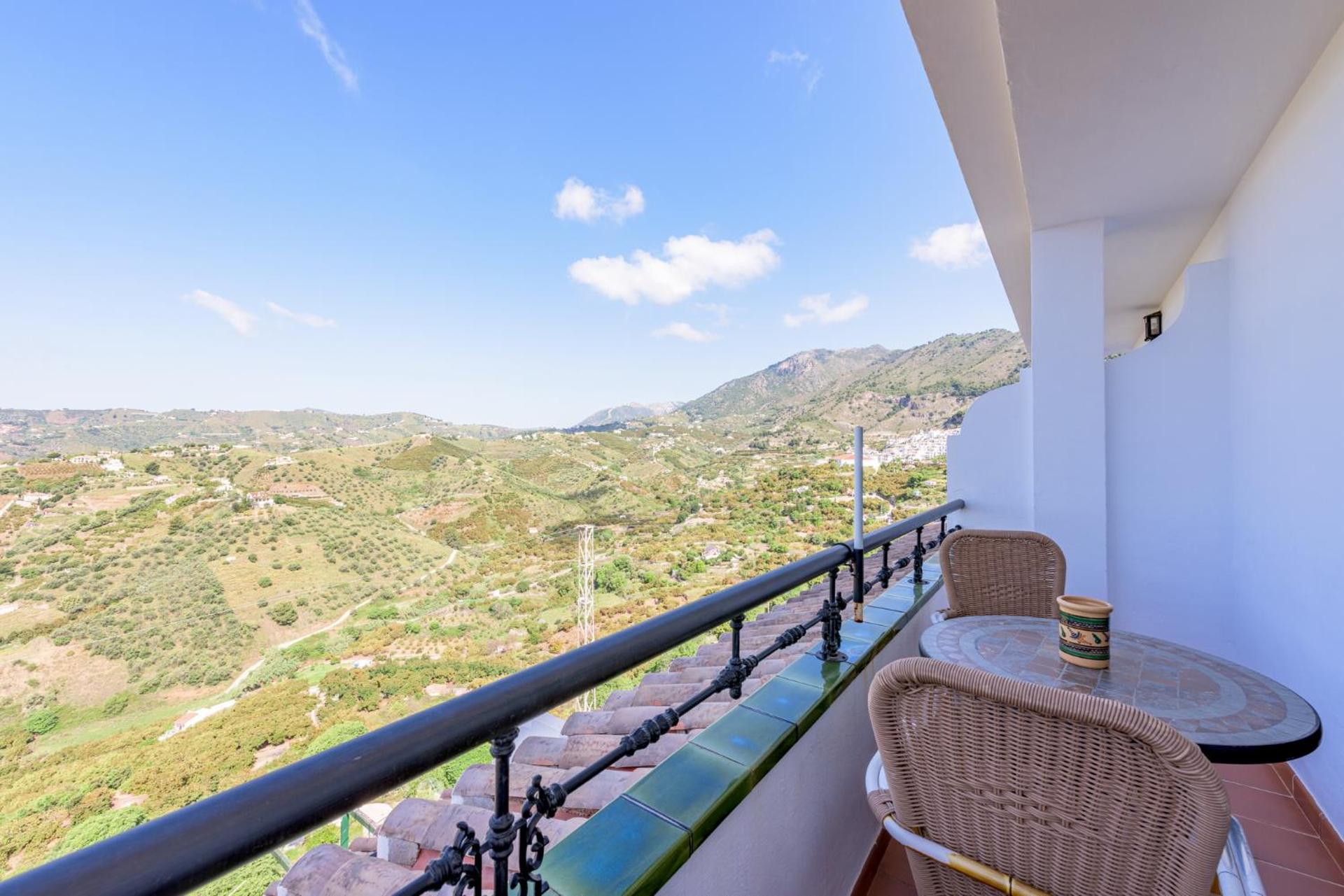 Standard One-Bedroom Apartment (2-3 Adults)