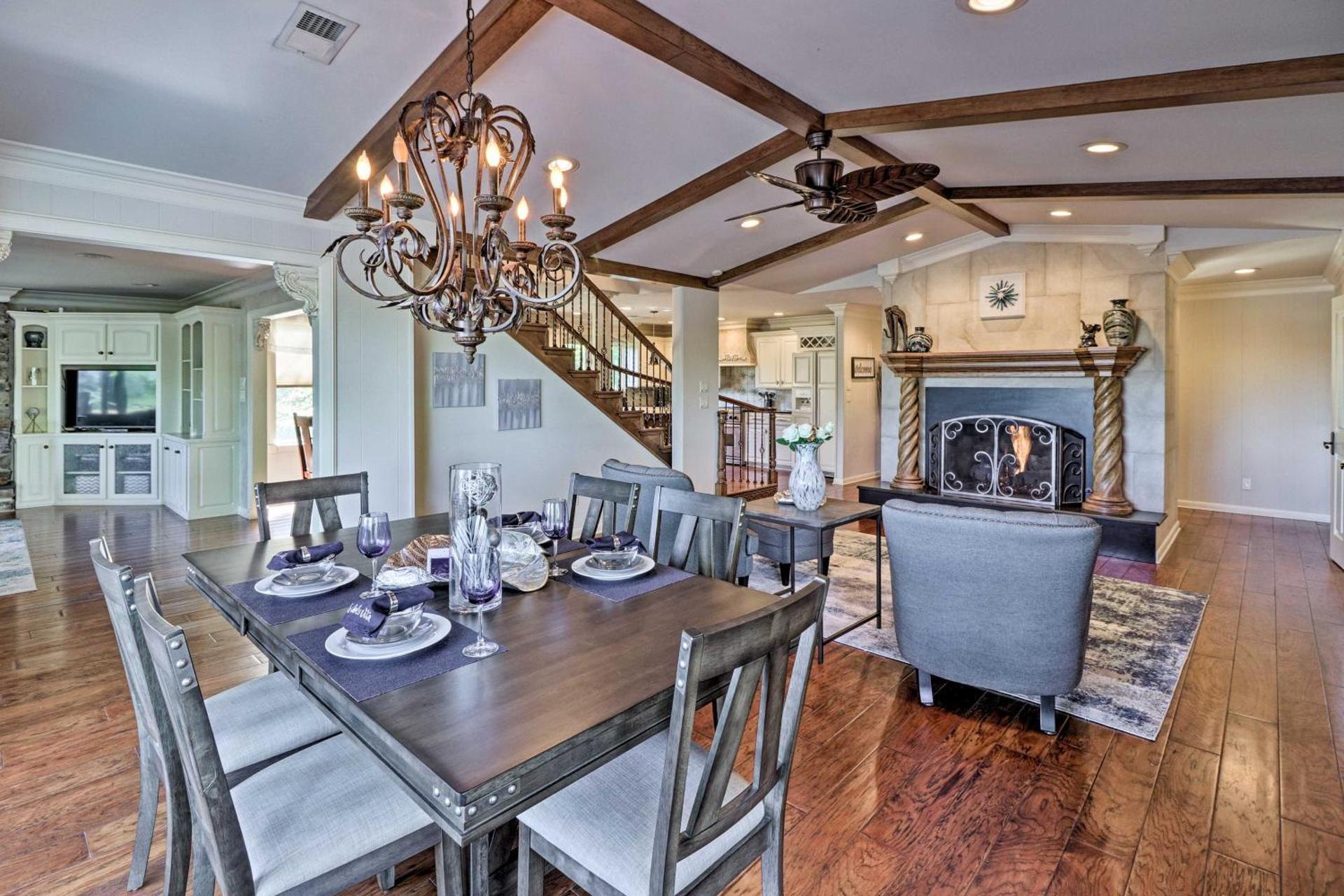 Lakefront Oasis with Private Dock in Hot Springs!