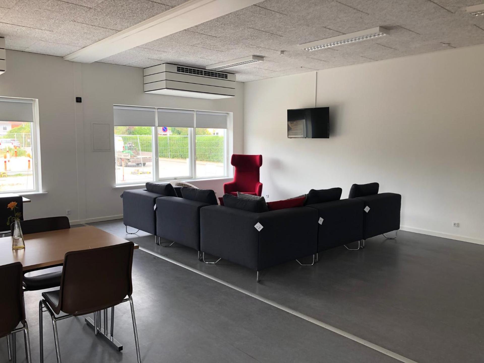 Communal lounge/ TV room