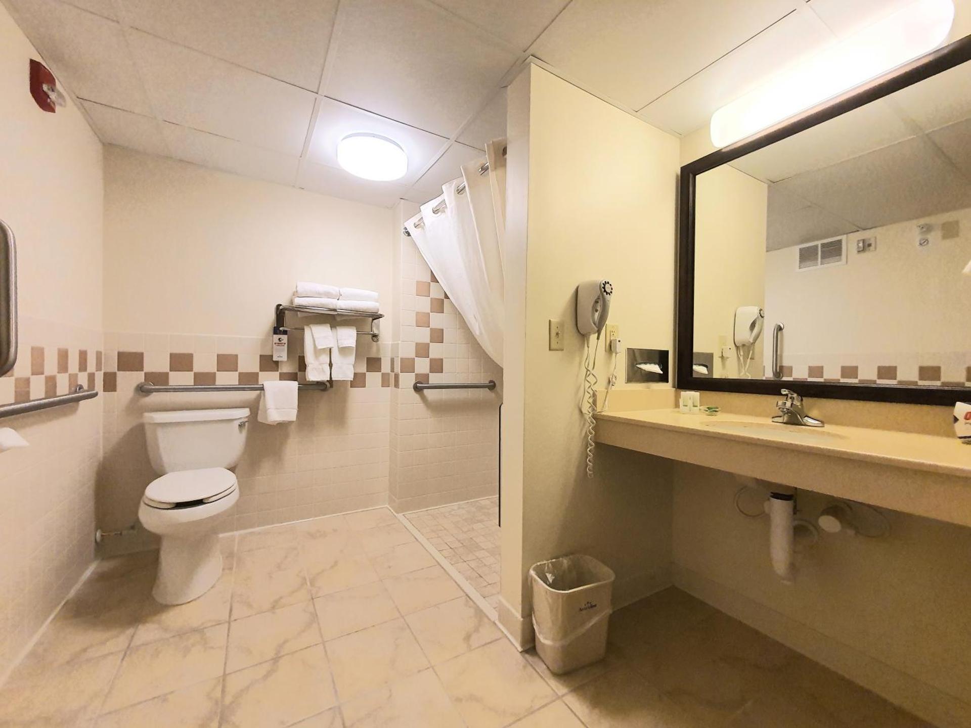 AmeriVu Inn and Suites - Waconia