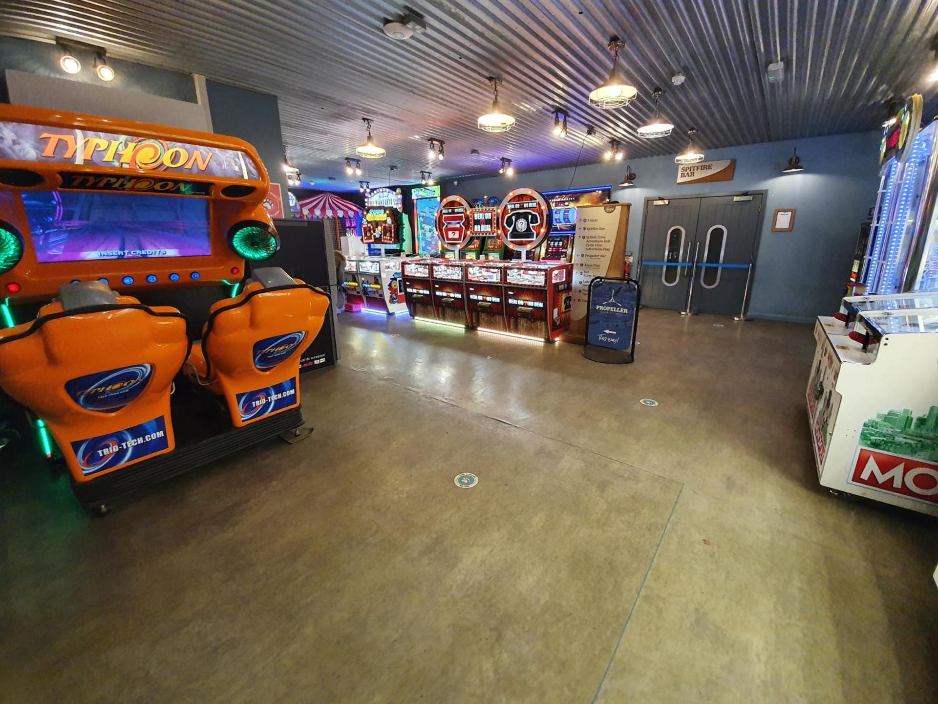 Relaxing Breaks with Hot tub at Tattershal lakes 3 Bedroom