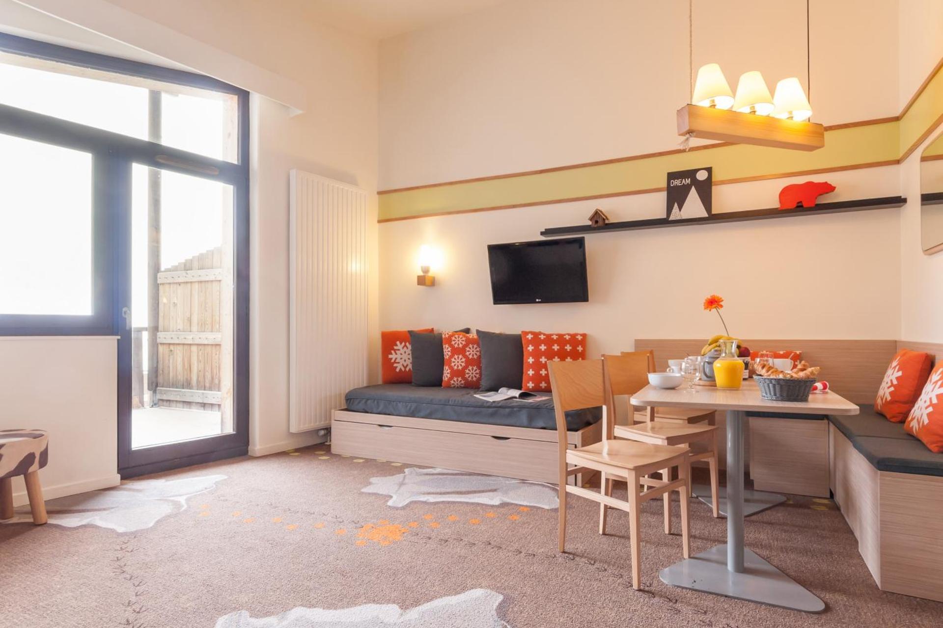 Communal lounge/ TV room