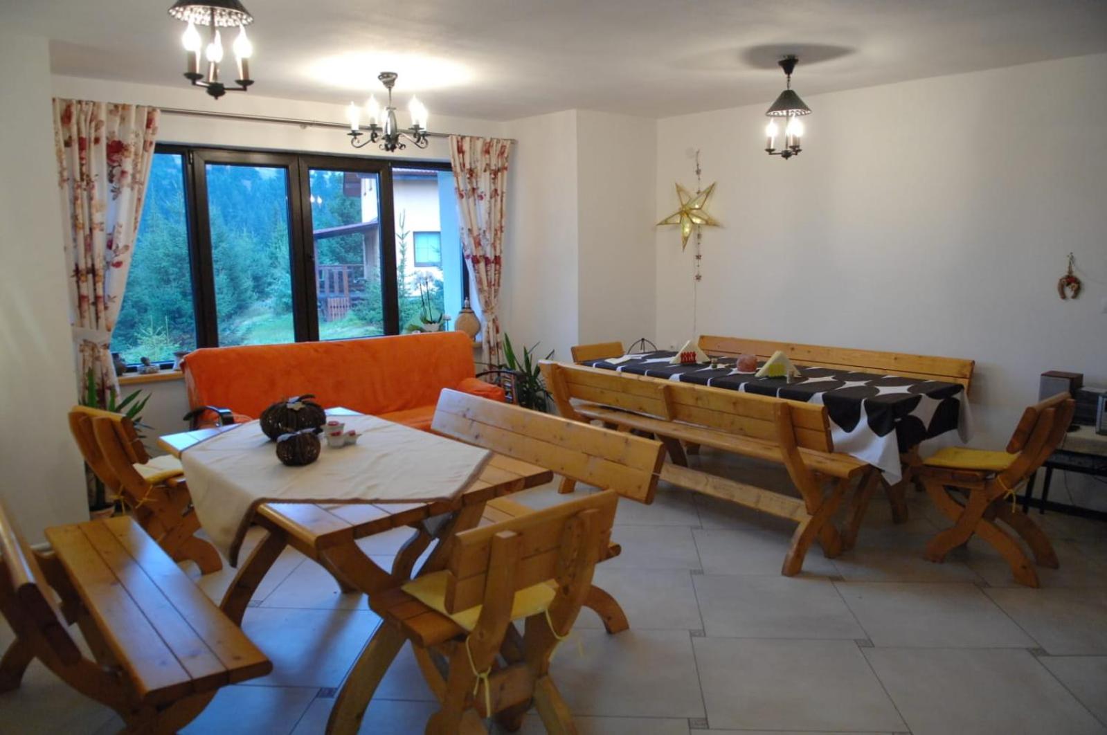 Communal lounge/ TV room