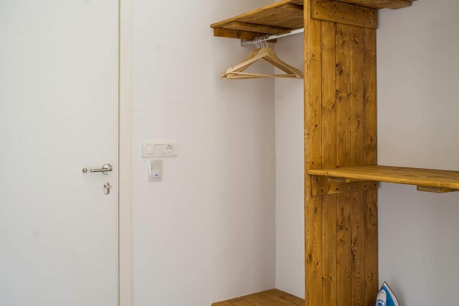 Family Room with Garden View