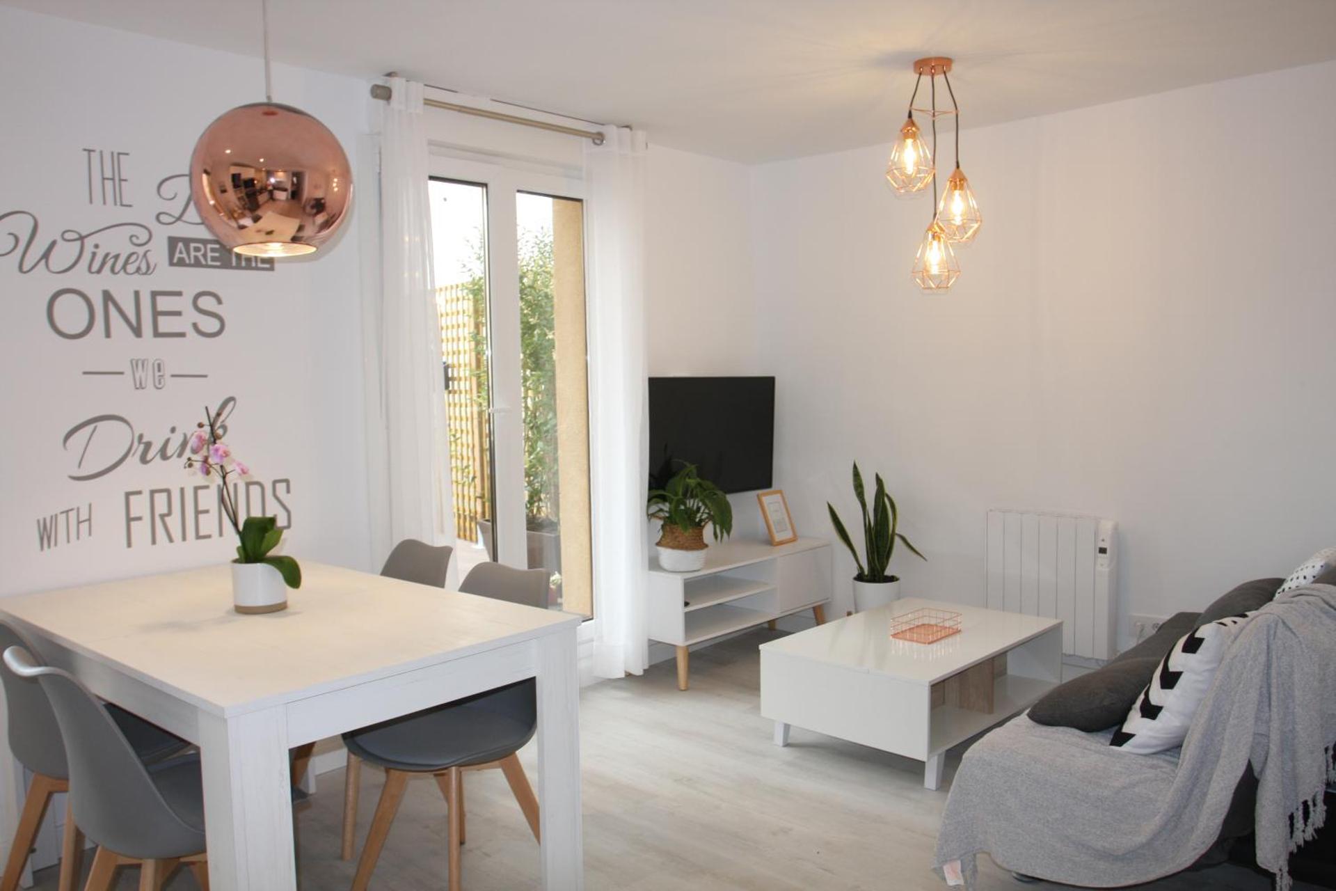 Edificio Privado con Terraza